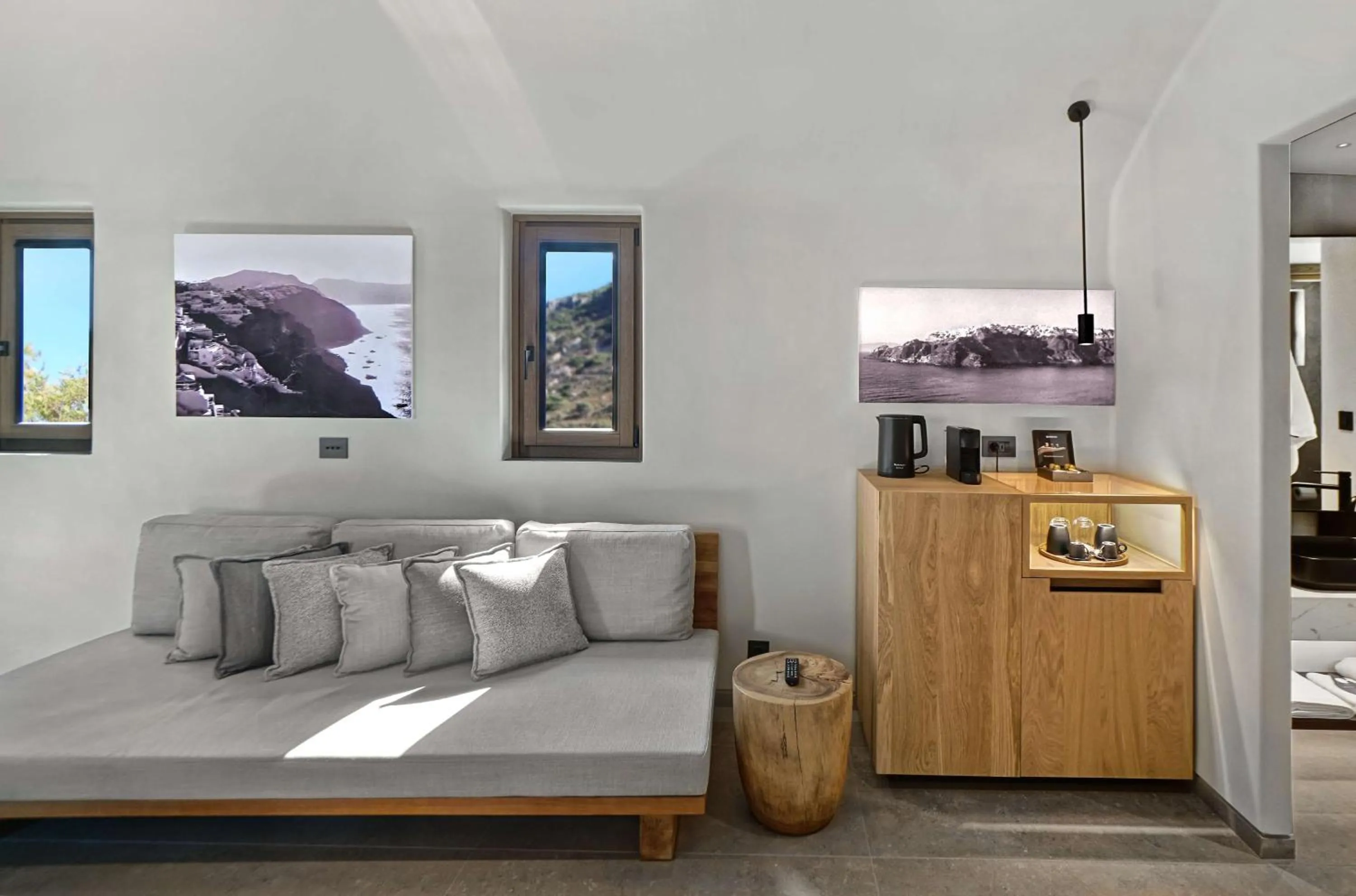 Photo of the whole room, Bed in Radisson Blu Zaffron Resort, Santorini