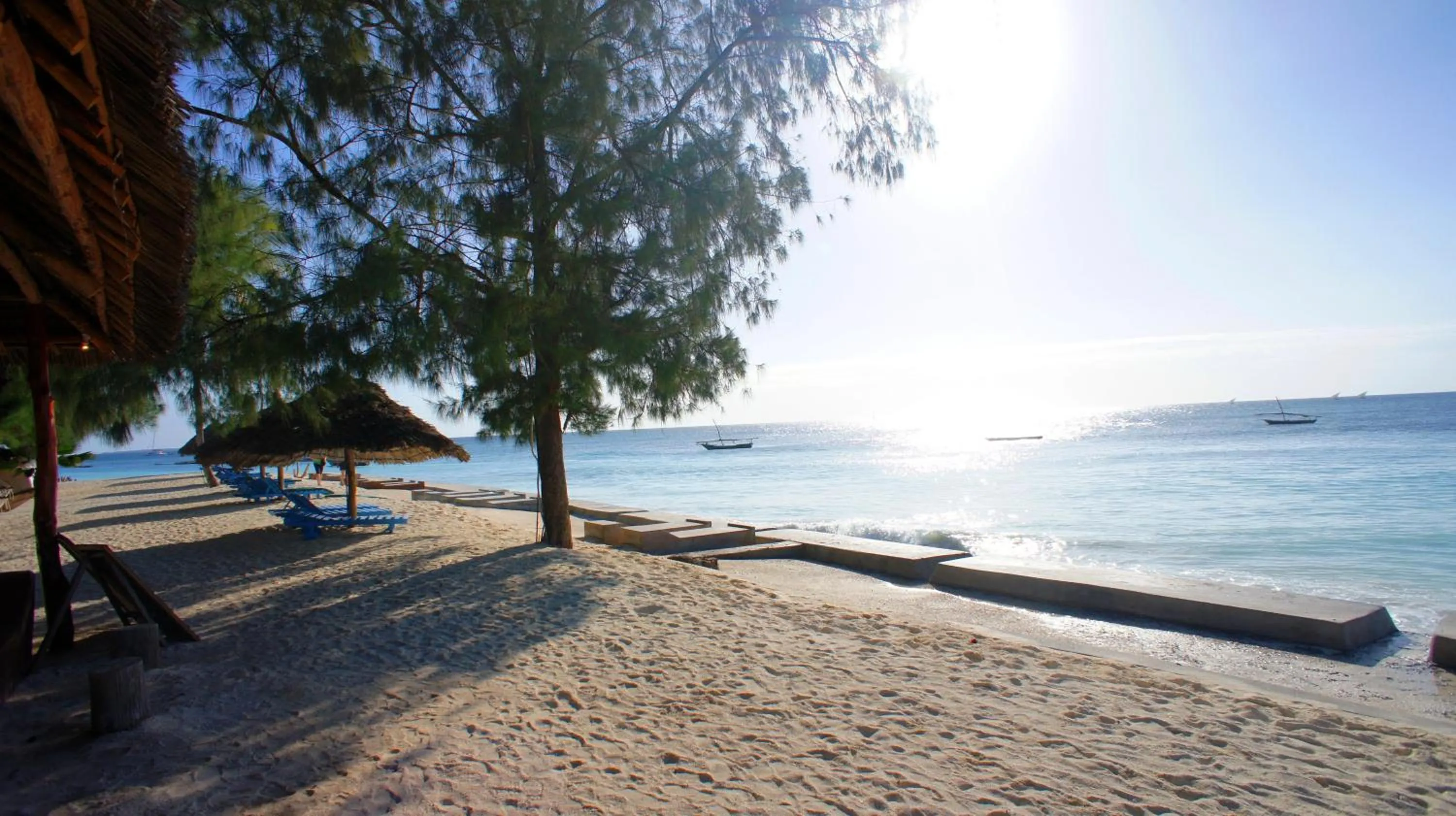 Beach in Smiles Beach Hotel