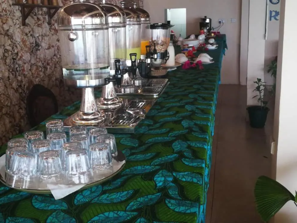 Restaurant/places to eat in Smiles Beach Hotel