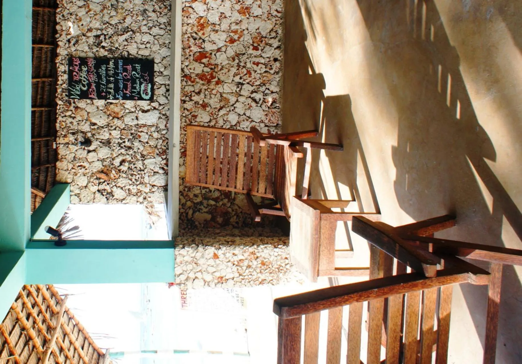 Restaurant/places to eat in Smiles Beach Hotel