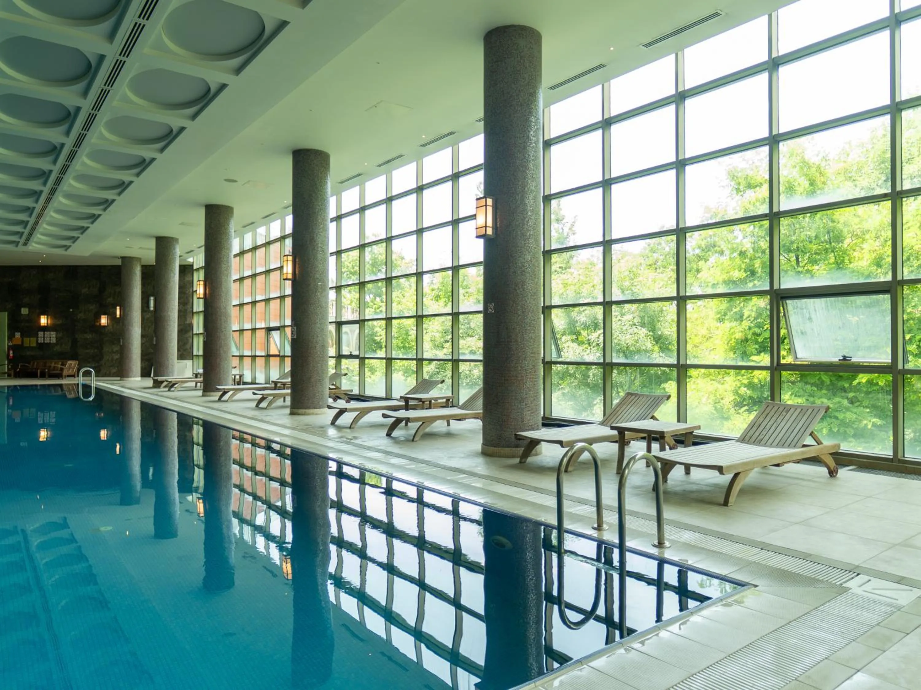 Swimming pool in Sheki Palace Hotel