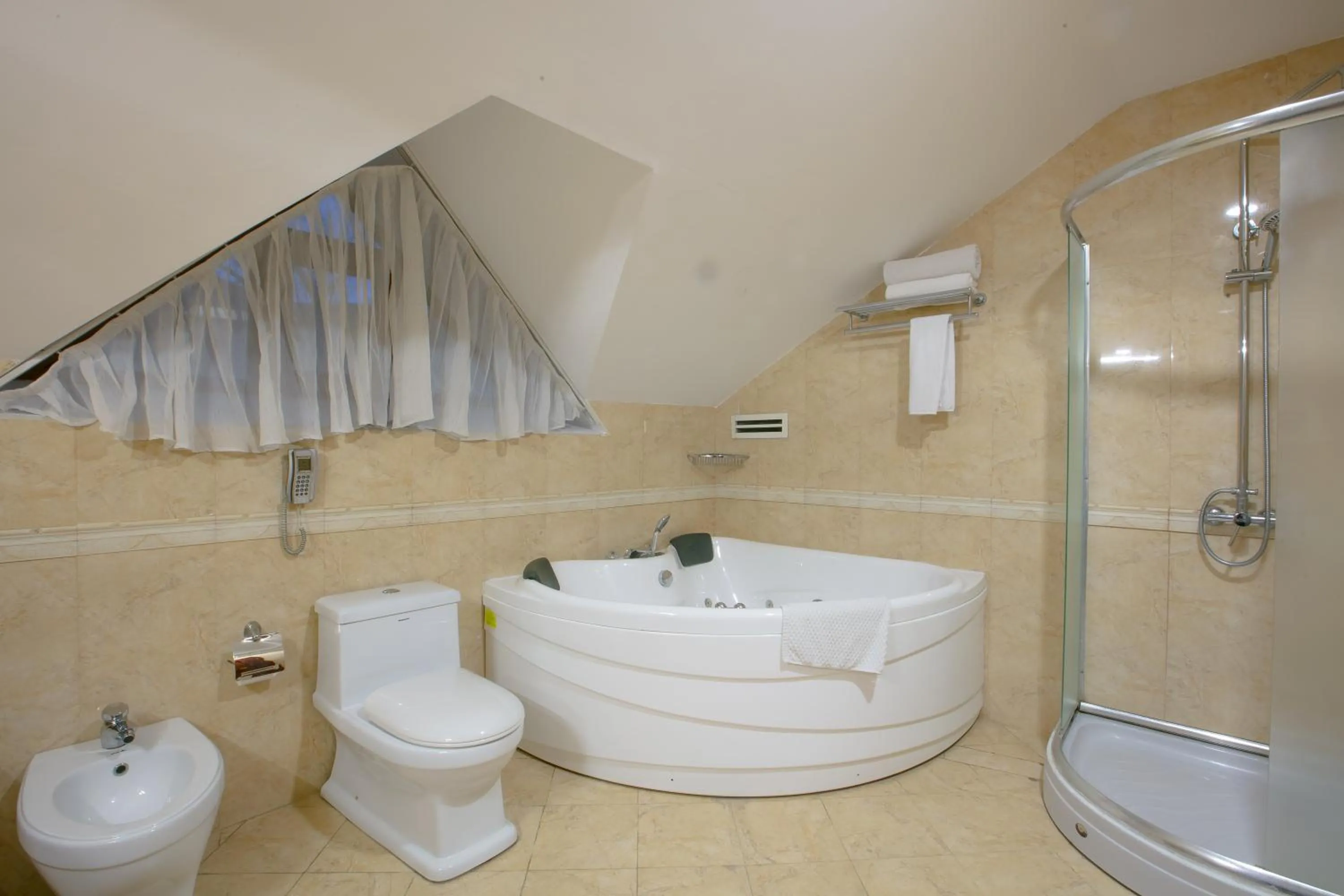 Bathroom in Sheki Palace Hotel