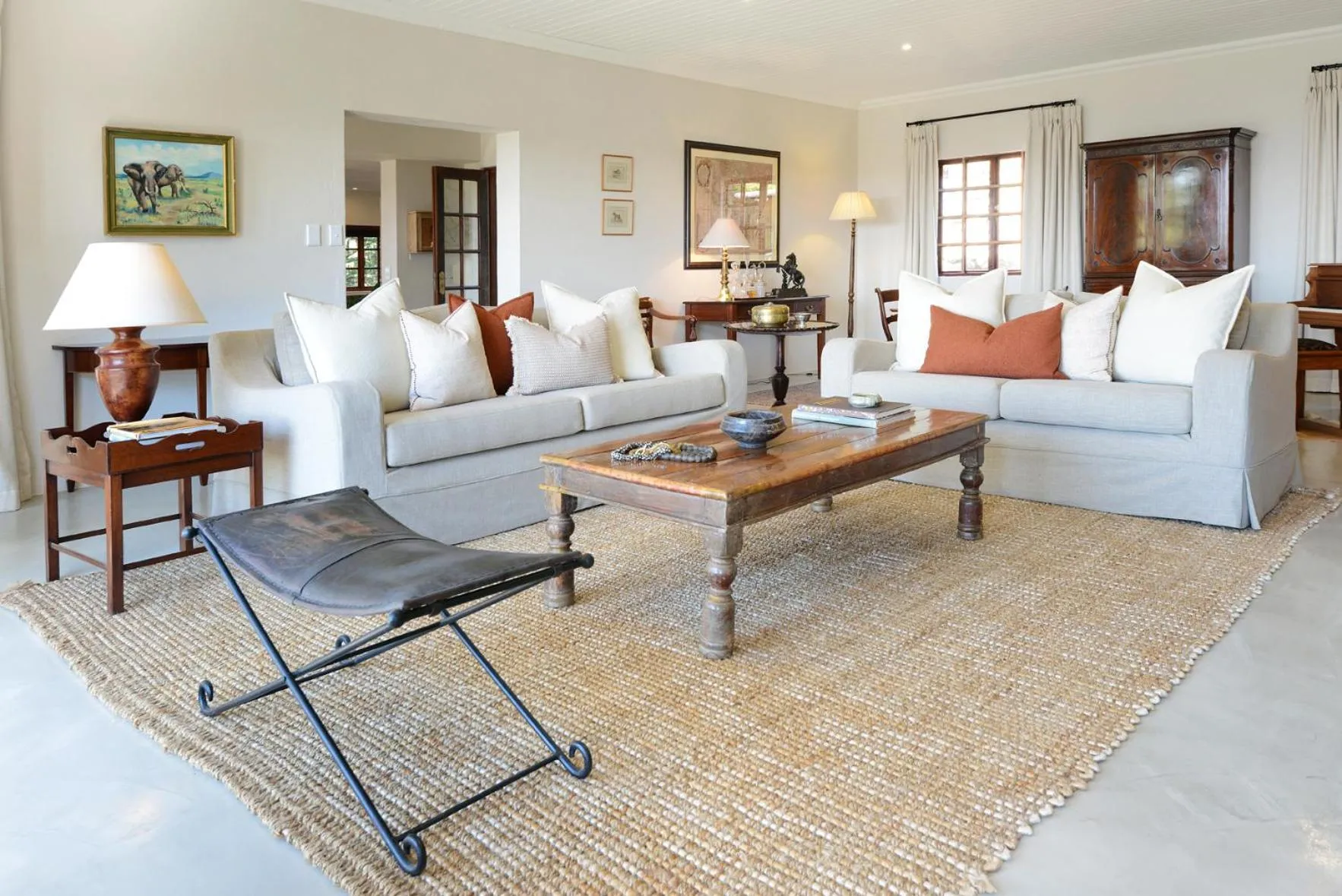 Seating area in Tomjachu Bush Retreat