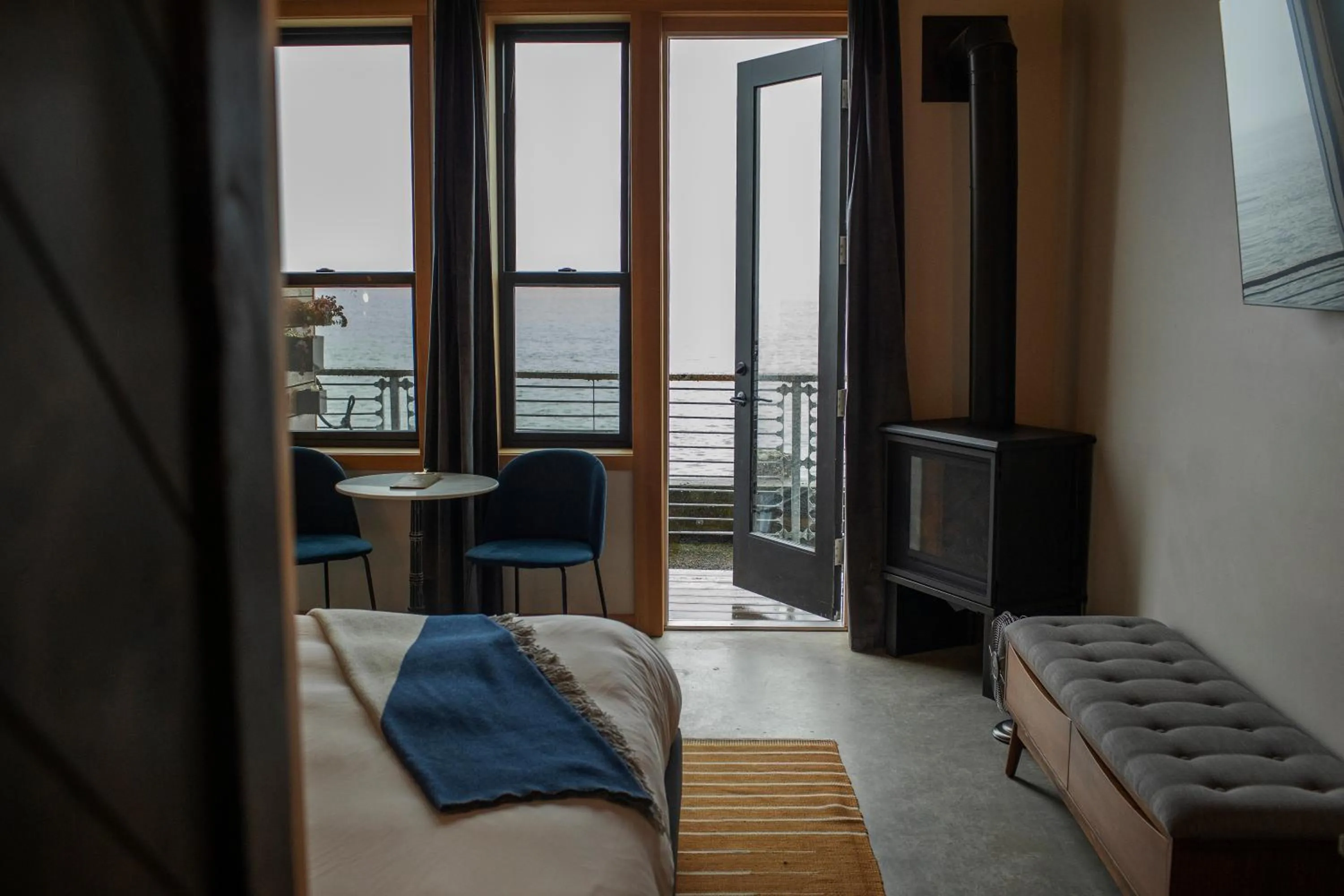 Patio in Bowline Hotel