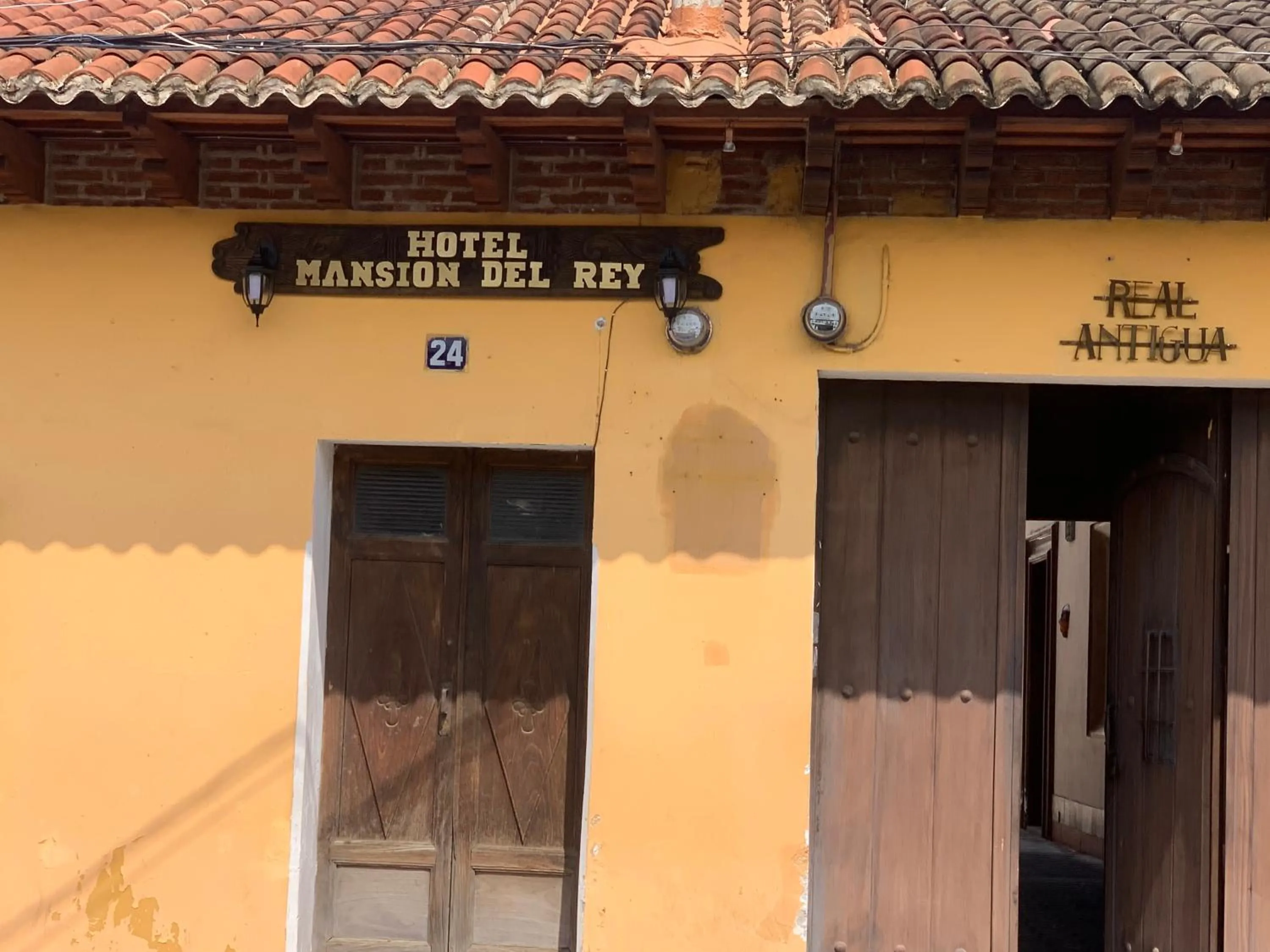 Property building in Hotel Mansion Del Rey