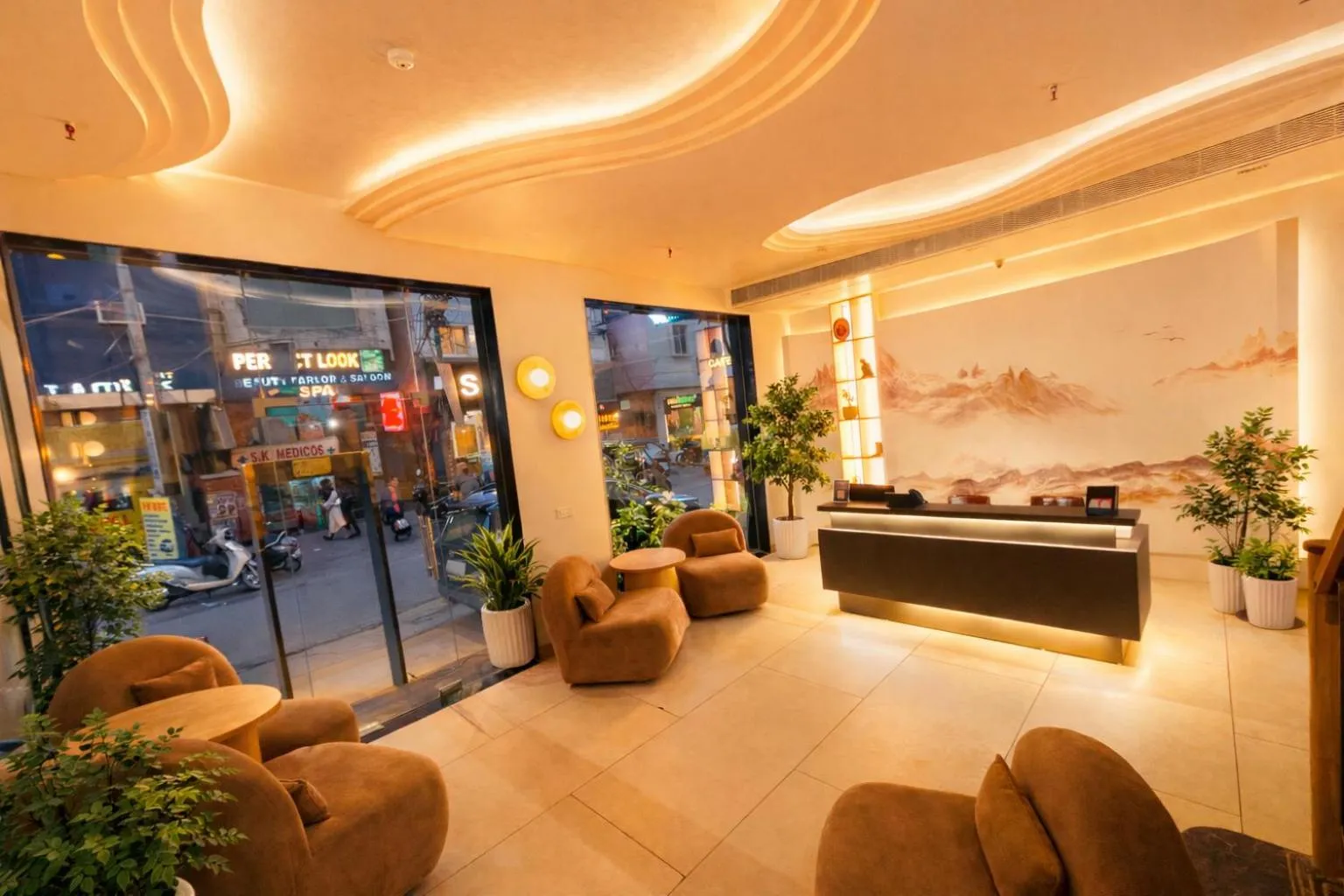 Lobby or reception in The Yuvraj By LIVIQ