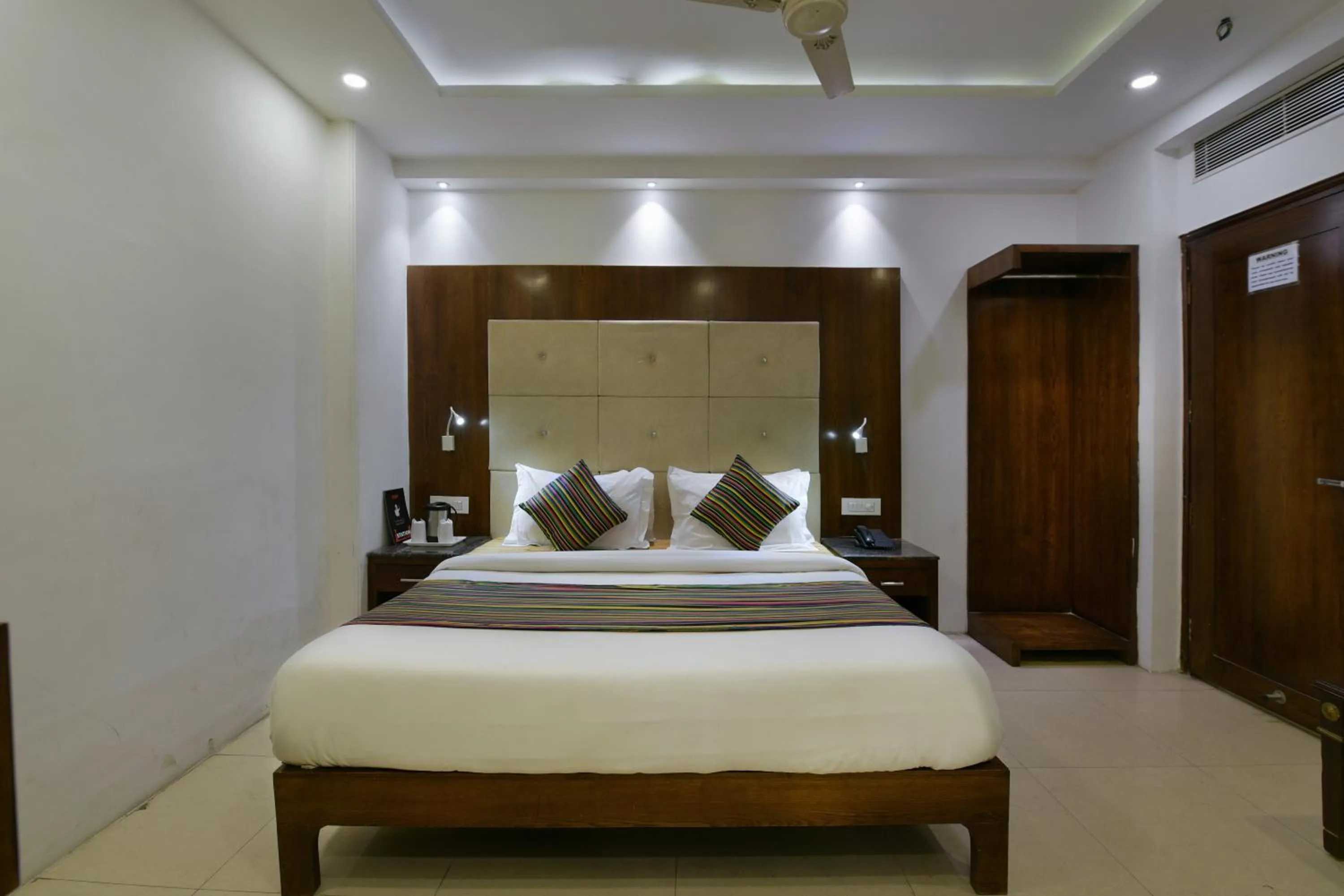 Bed in The Yuvraj By LIVIQ