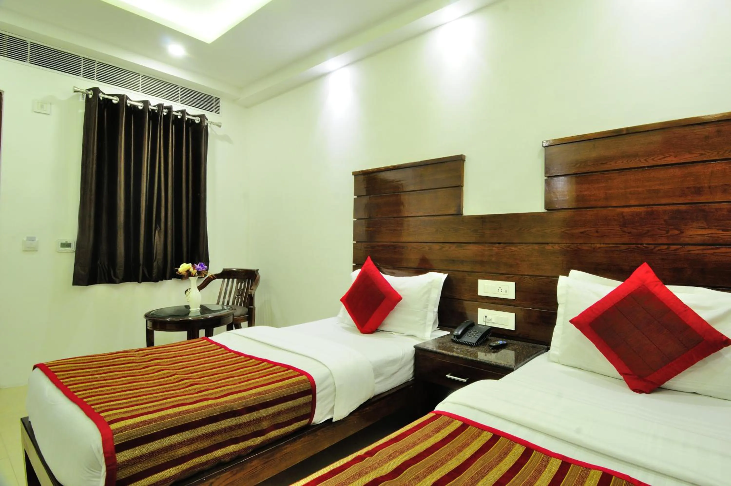 Bed in The Yuvraj By LIVIQ