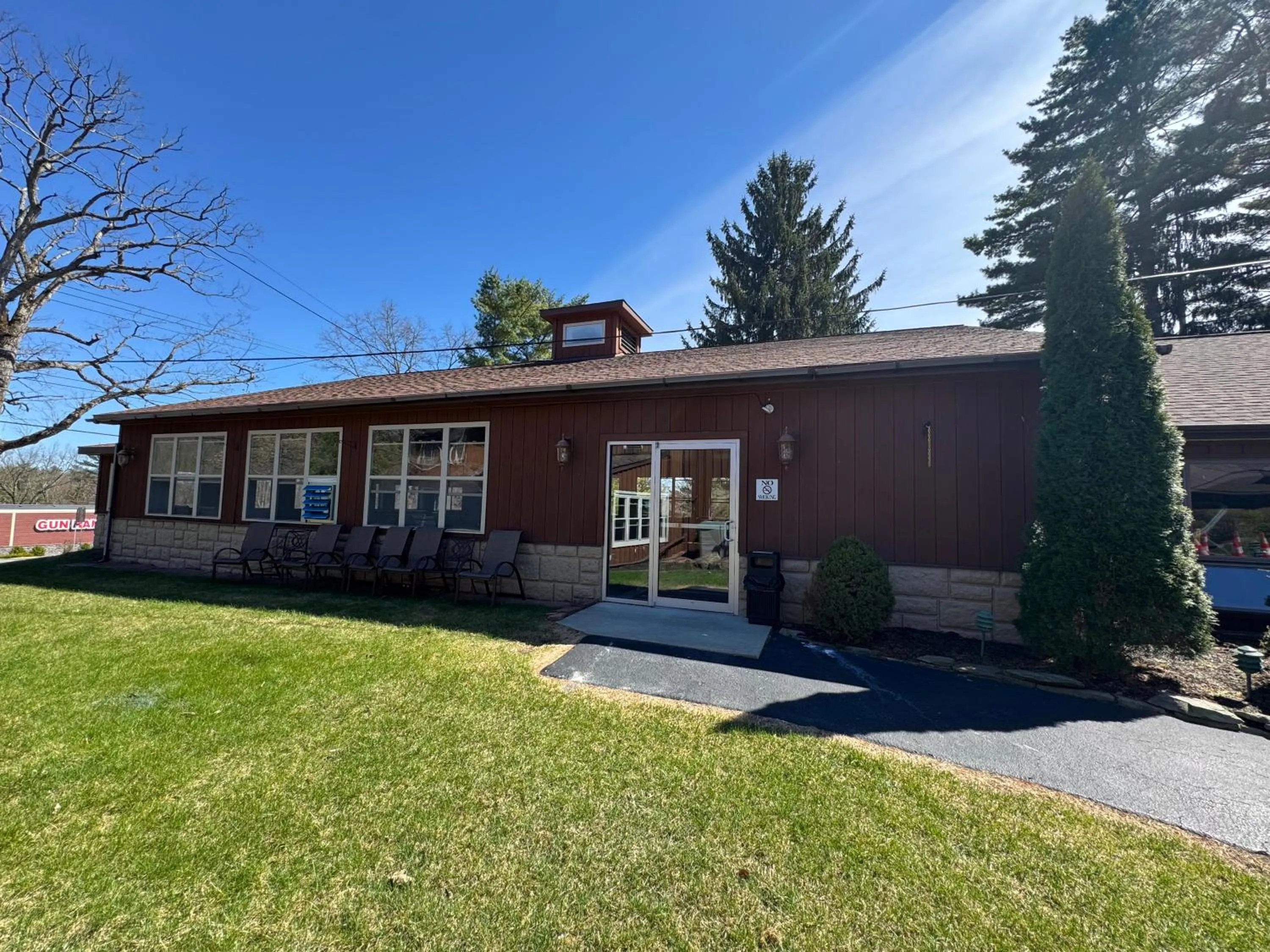 Mohican Resort Motel, Conveniently located to all Lake George attractions