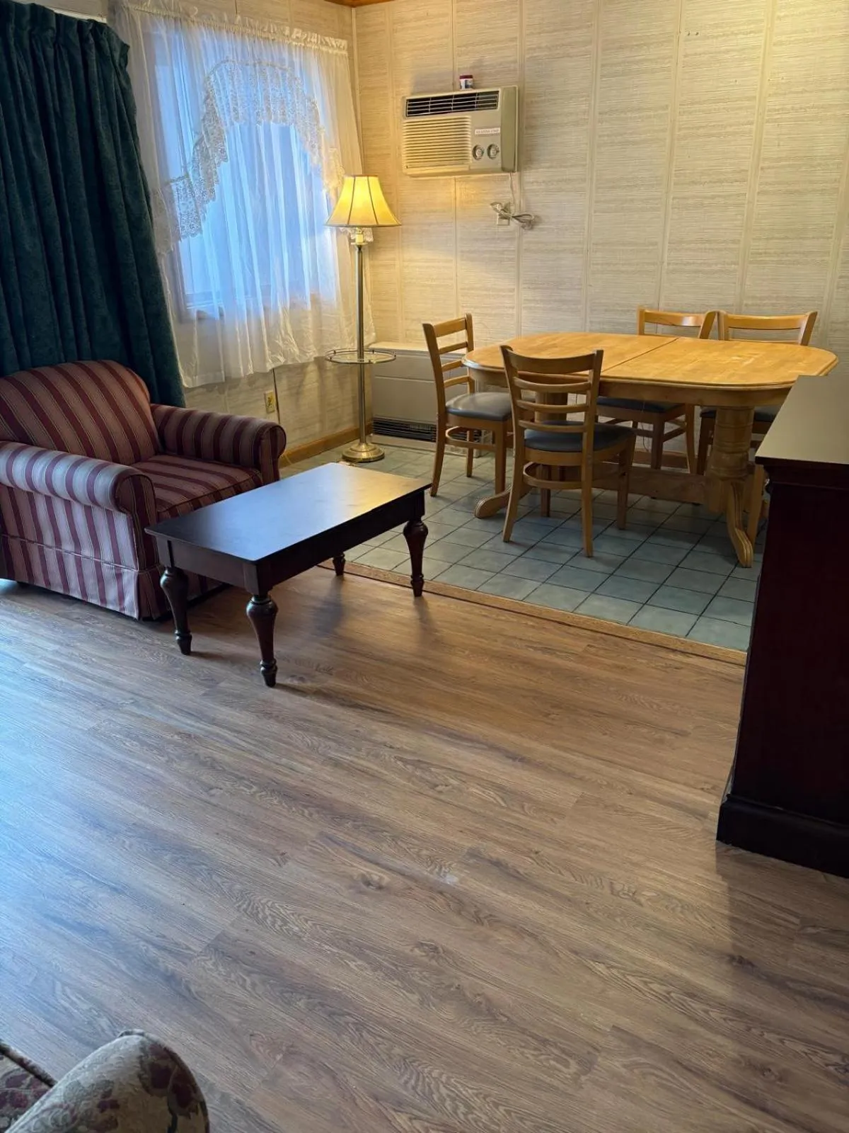 Mohican Resort Motel, Conveniently located to all Lake George attractions