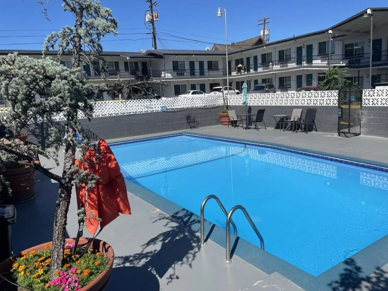 Property building in Downtown Inn