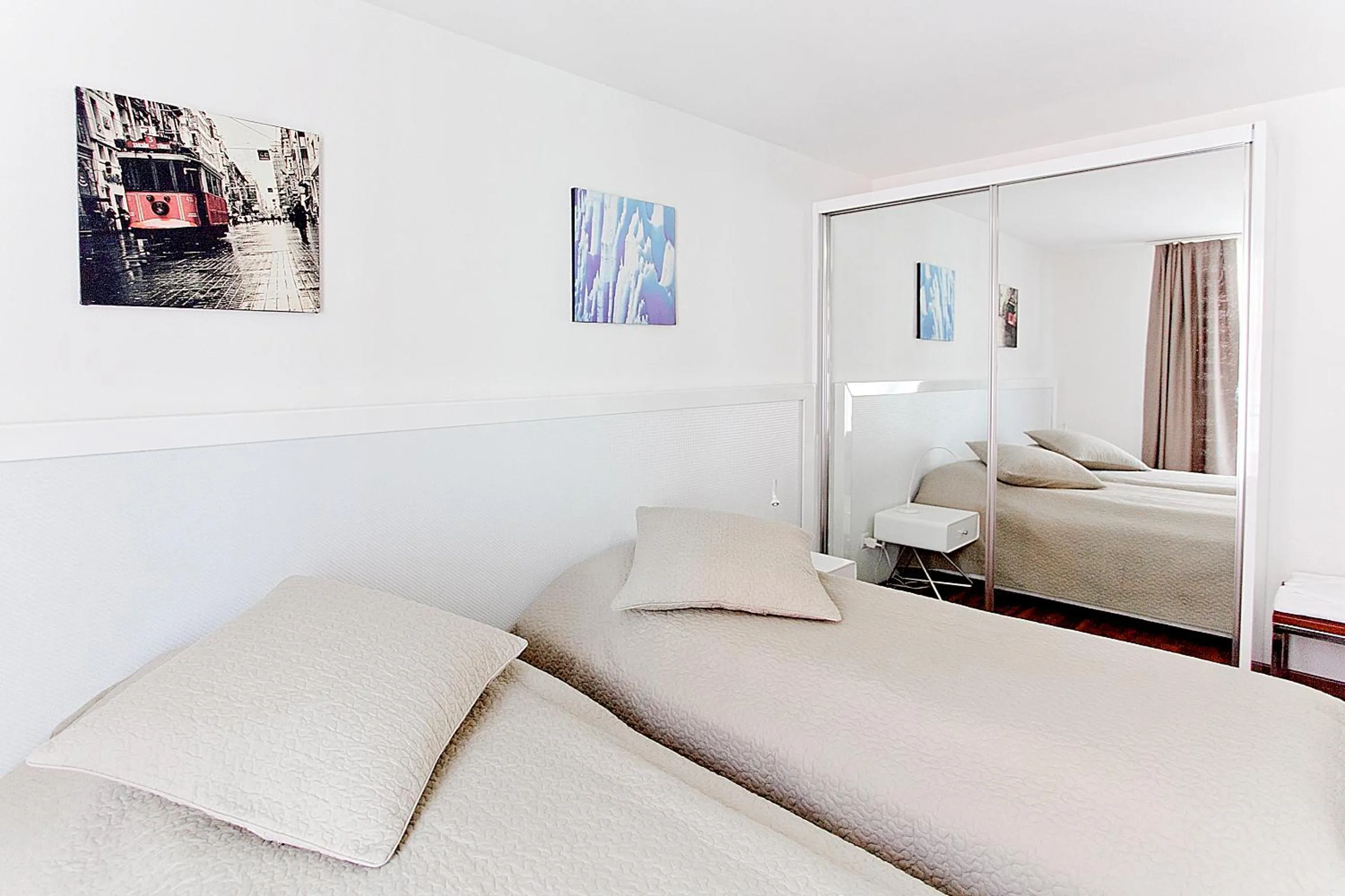 Bed in Premium Apartments by Livingdowntown