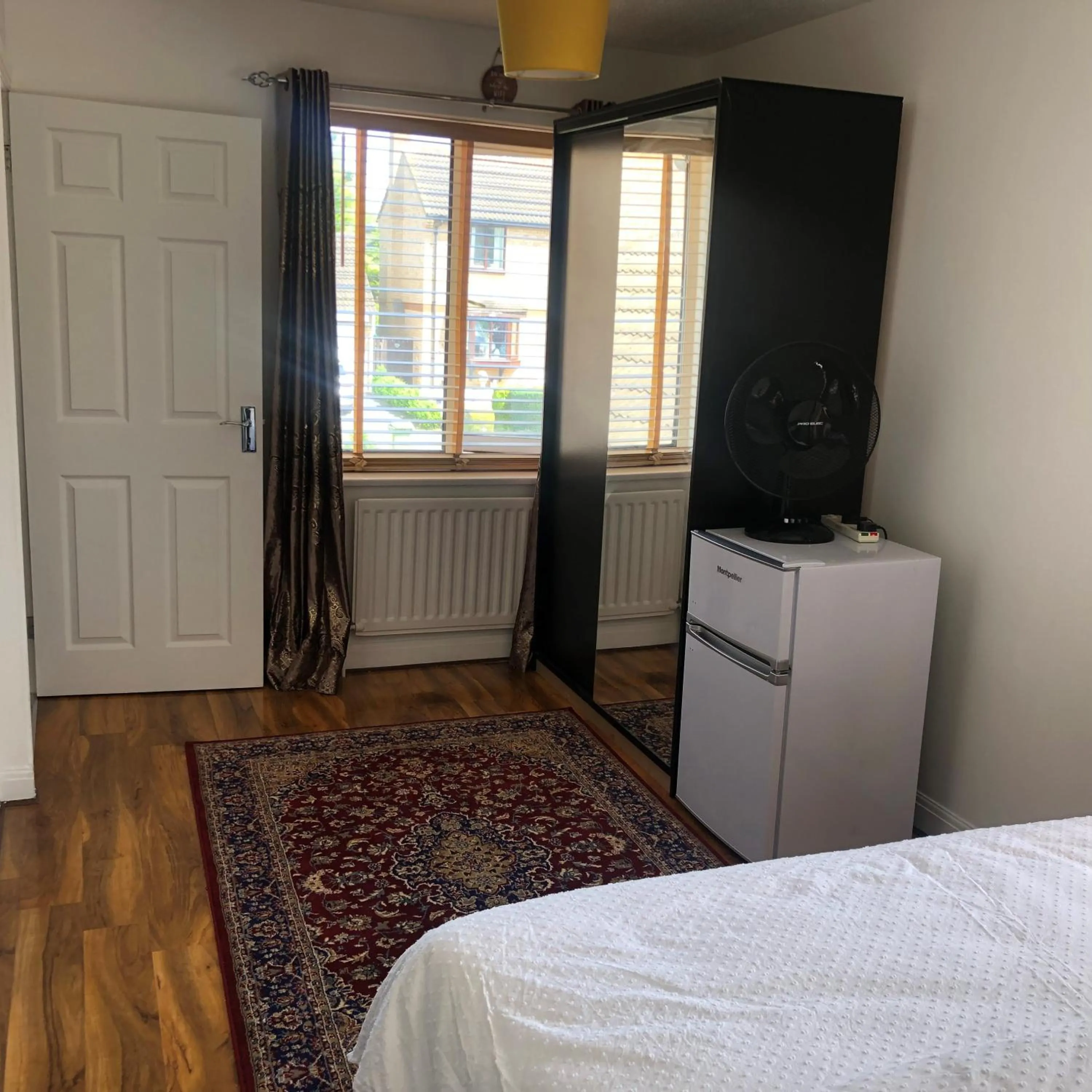 Other in ASHMINA HOLIDAY LET with Free onsite Parking for SMALL VANS and cars only