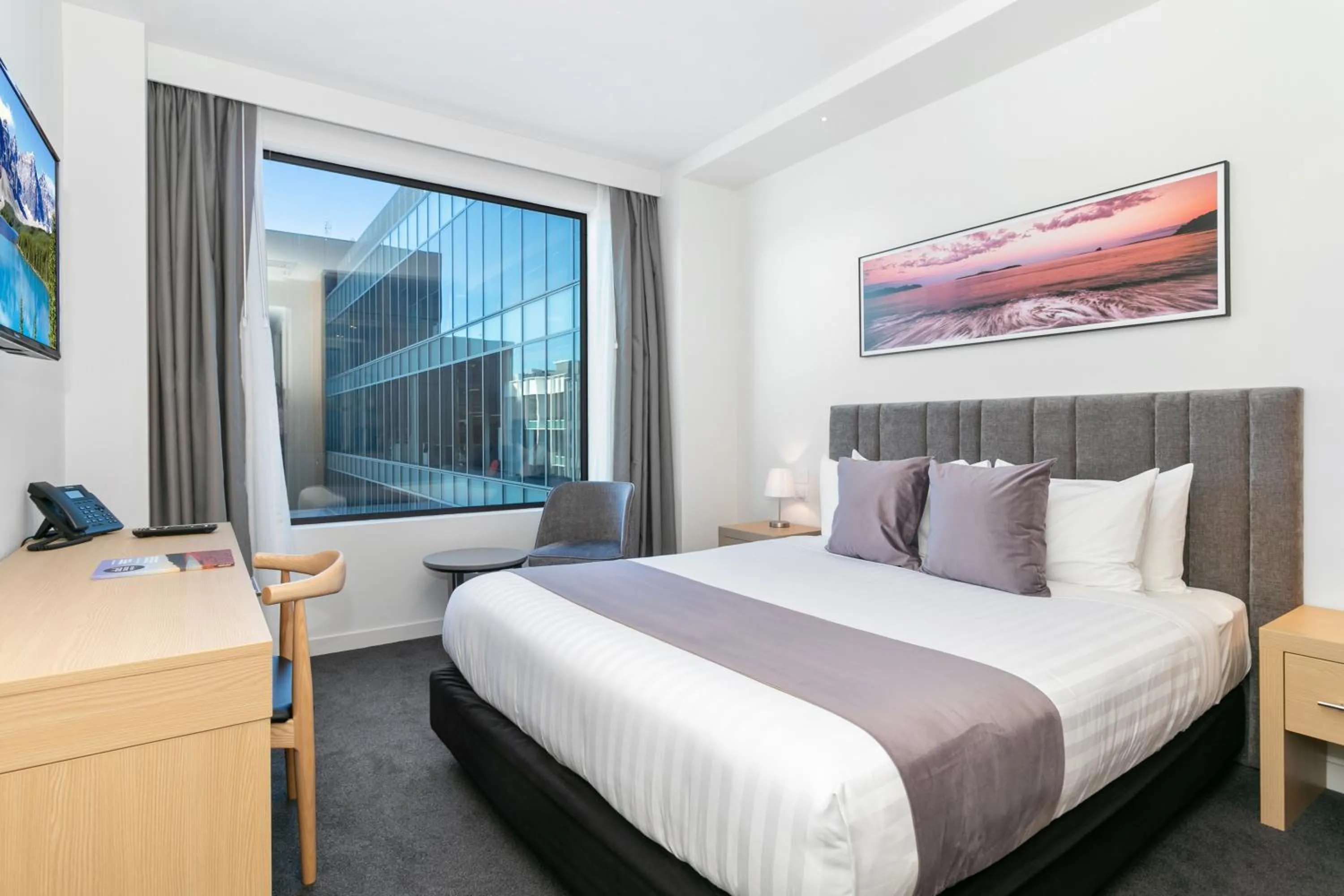 Bedroom, Bed in Christchurch City Hotel