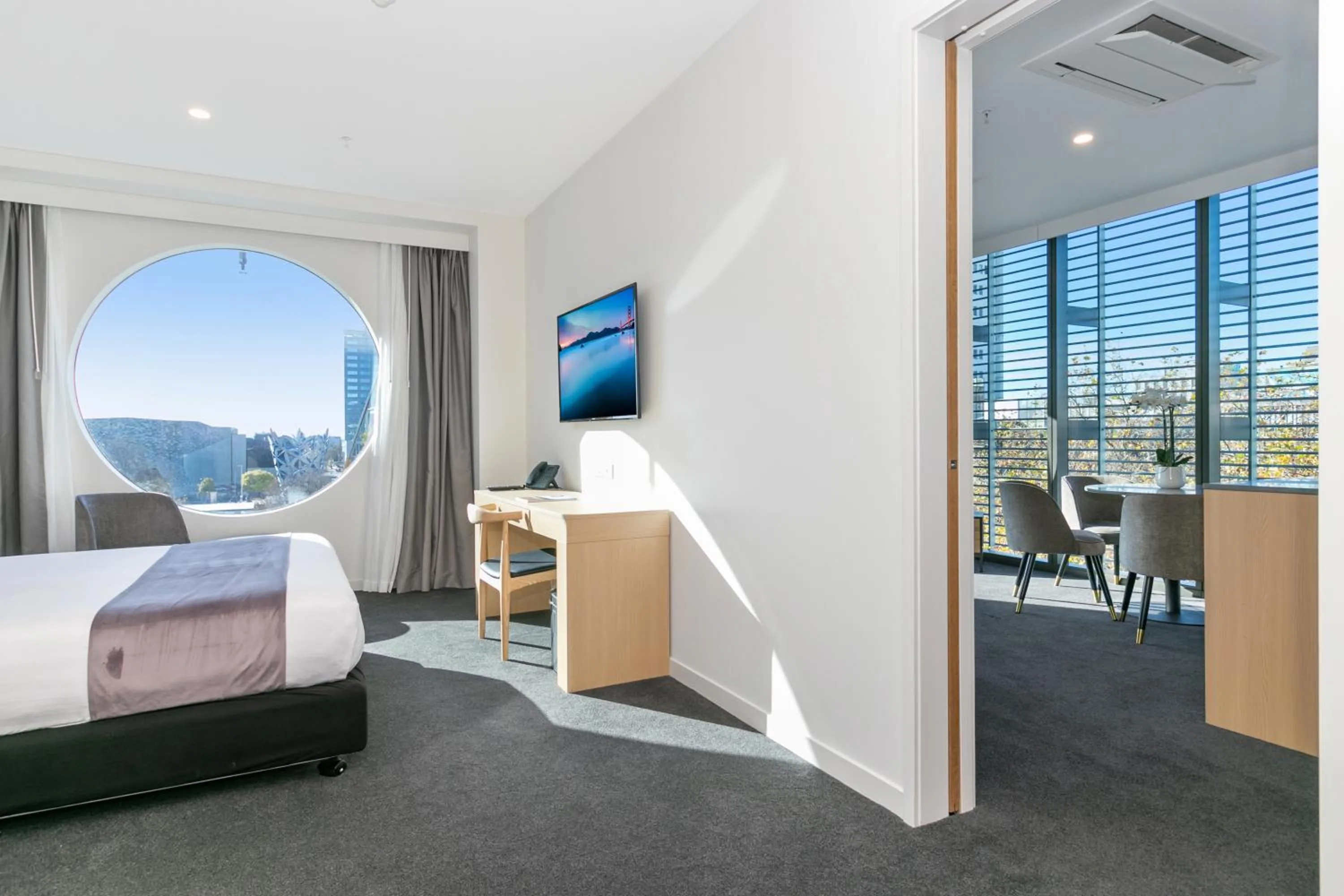 Bedroom, Bed in Christchurch City Hotel