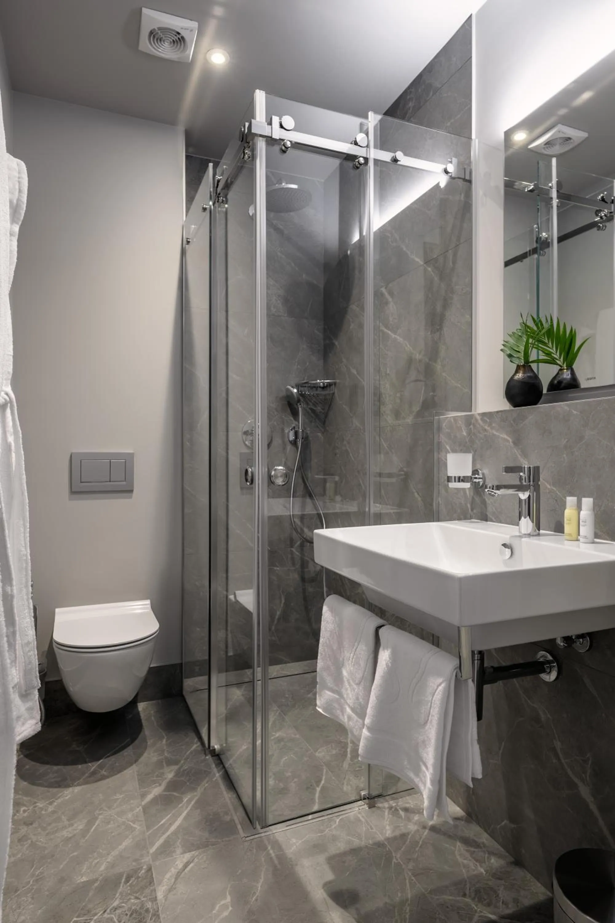 Bathroom in Maestral