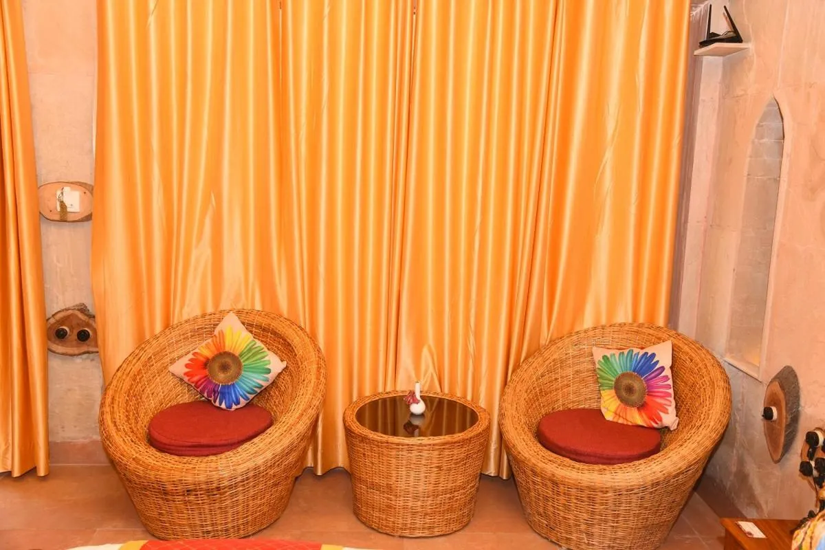 Seating area in Puratan Qila