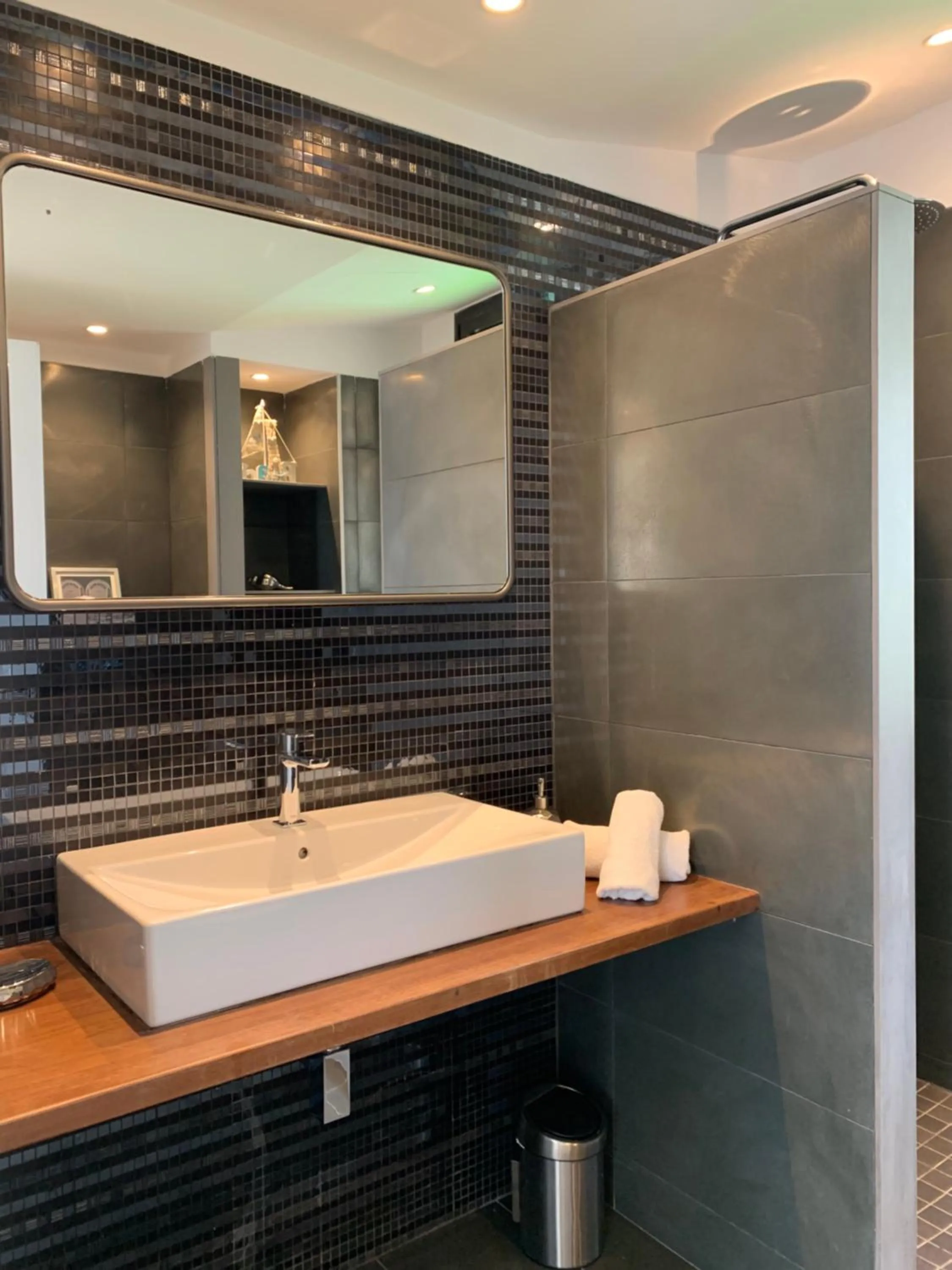 Sitges Spaces Sea View Villa- 6 Bedrooms, 5 bathrooms, 2 private pools, Near center