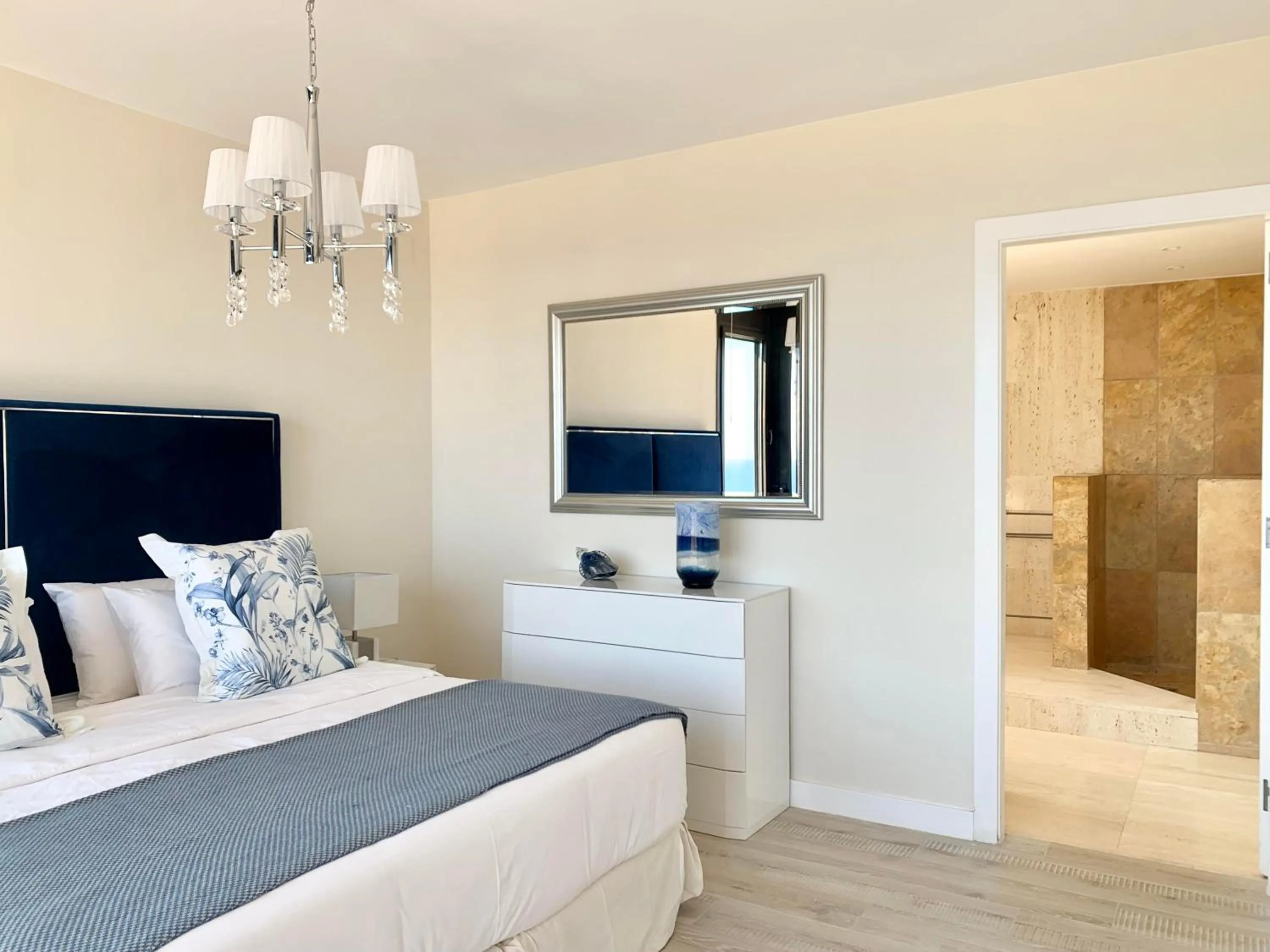 Bed in Sitges Spaces Sea View Villa- 6 Bedrooms, 5 bathrooms, 2 private pools, Near center