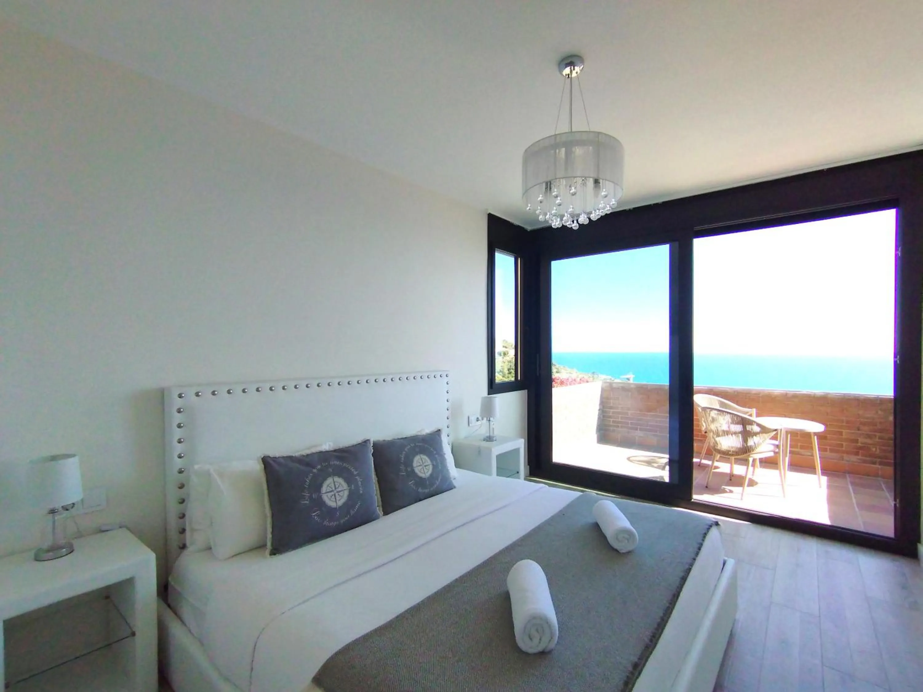 Bed in Sitges Spaces Sea View Villa- 6 Bedrooms, 5 bathrooms, 2 private pools, Near center