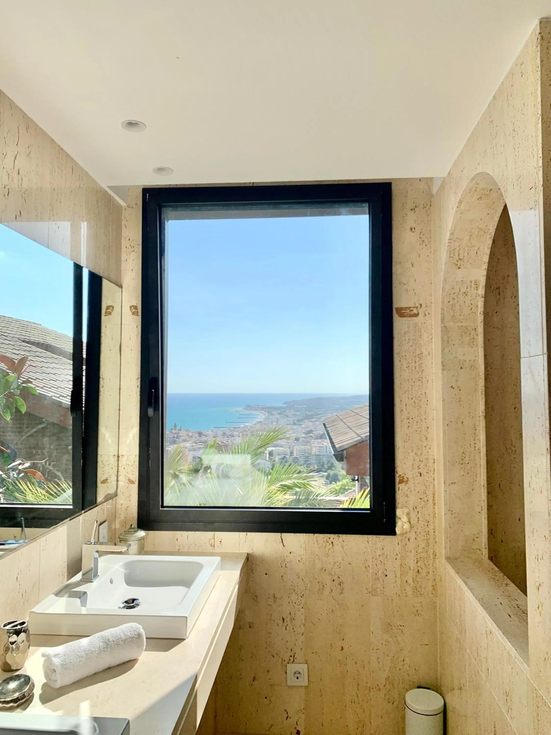 Sitges Spaces Sea View Villa- 6 Bedrooms, 5 bathrooms, 2 private pools, Near center