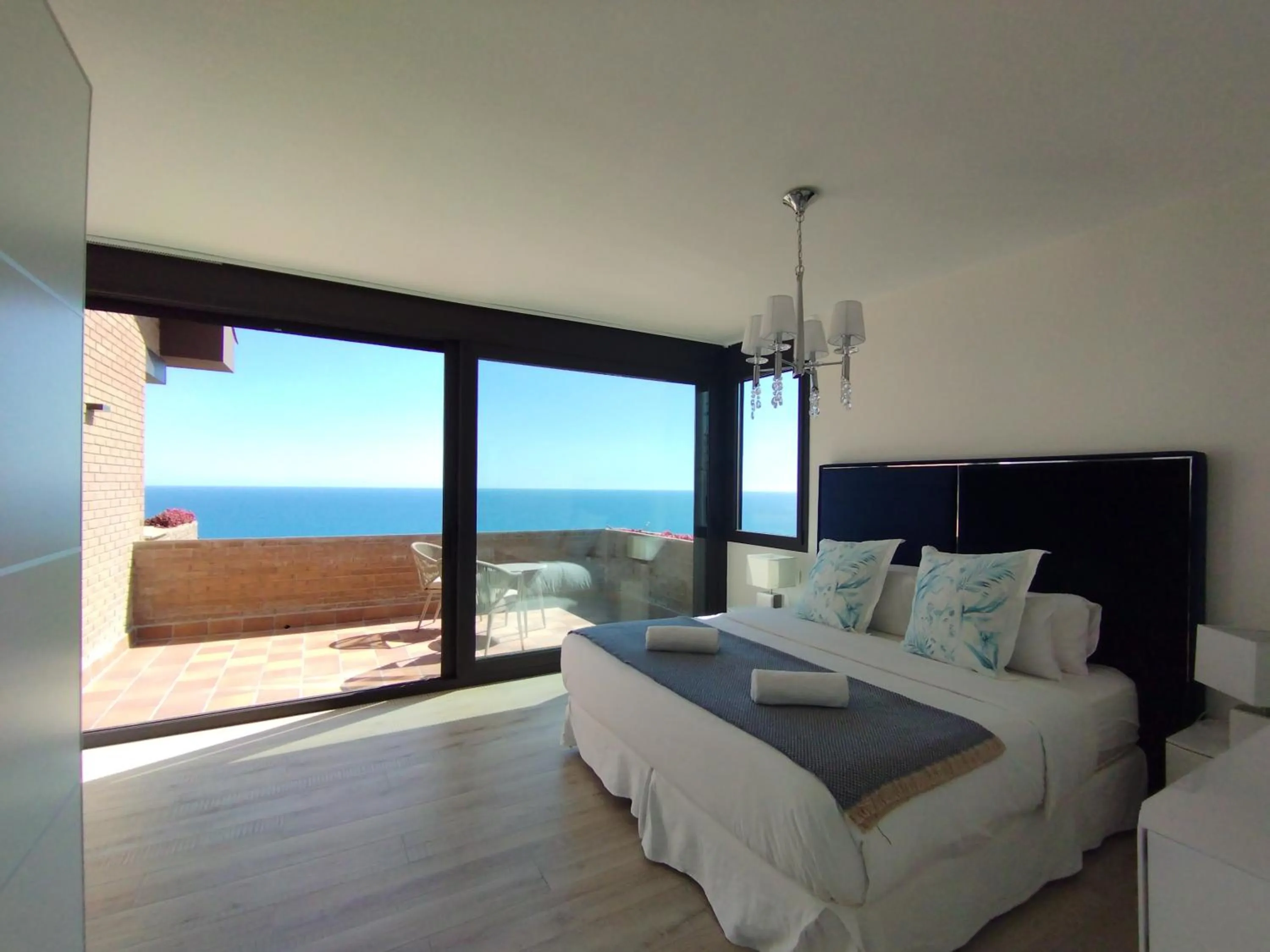 Bed in Sitges Spaces Sea View Villa- 6 Bedrooms, 5 bathrooms, 2 private pools, Near center