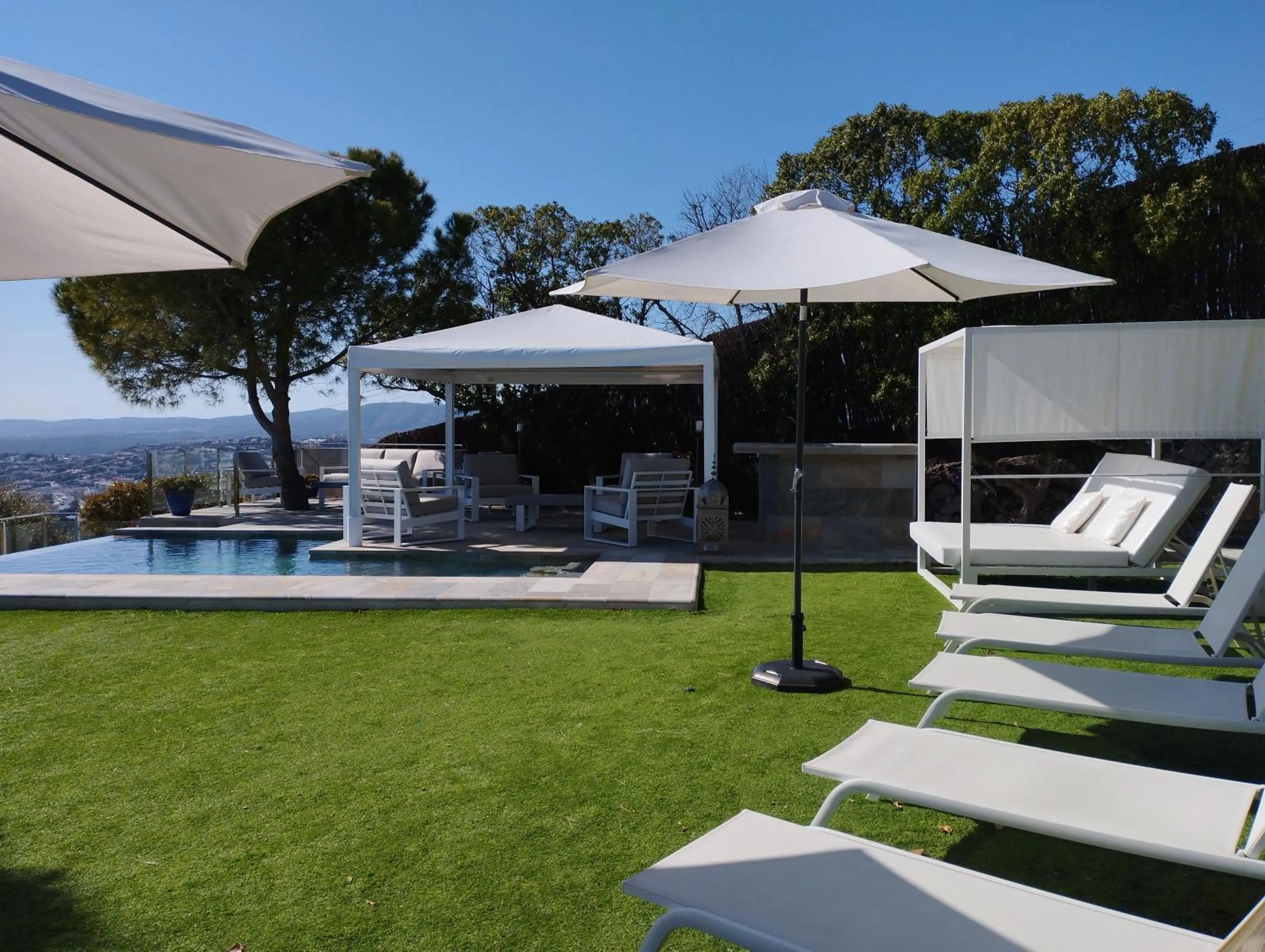 Sitges Spaces Sea View Villa- 6 Bedrooms, 5 bathrooms, 2 private pools, Near center