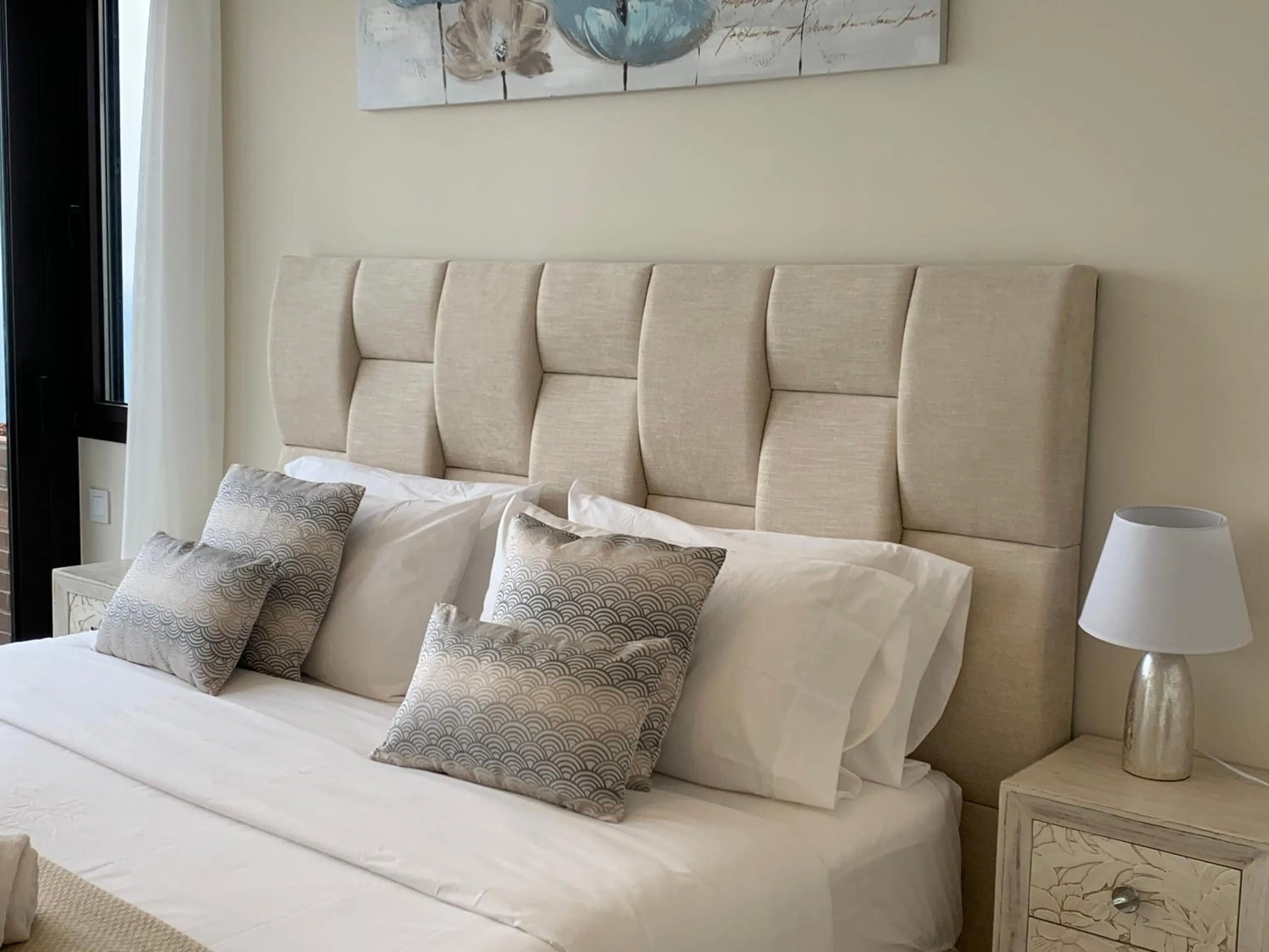 Bed in Sitges Spaces Sea View Villa- 6 Bedrooms, 5 bathrooms, 2 private pools, Near center