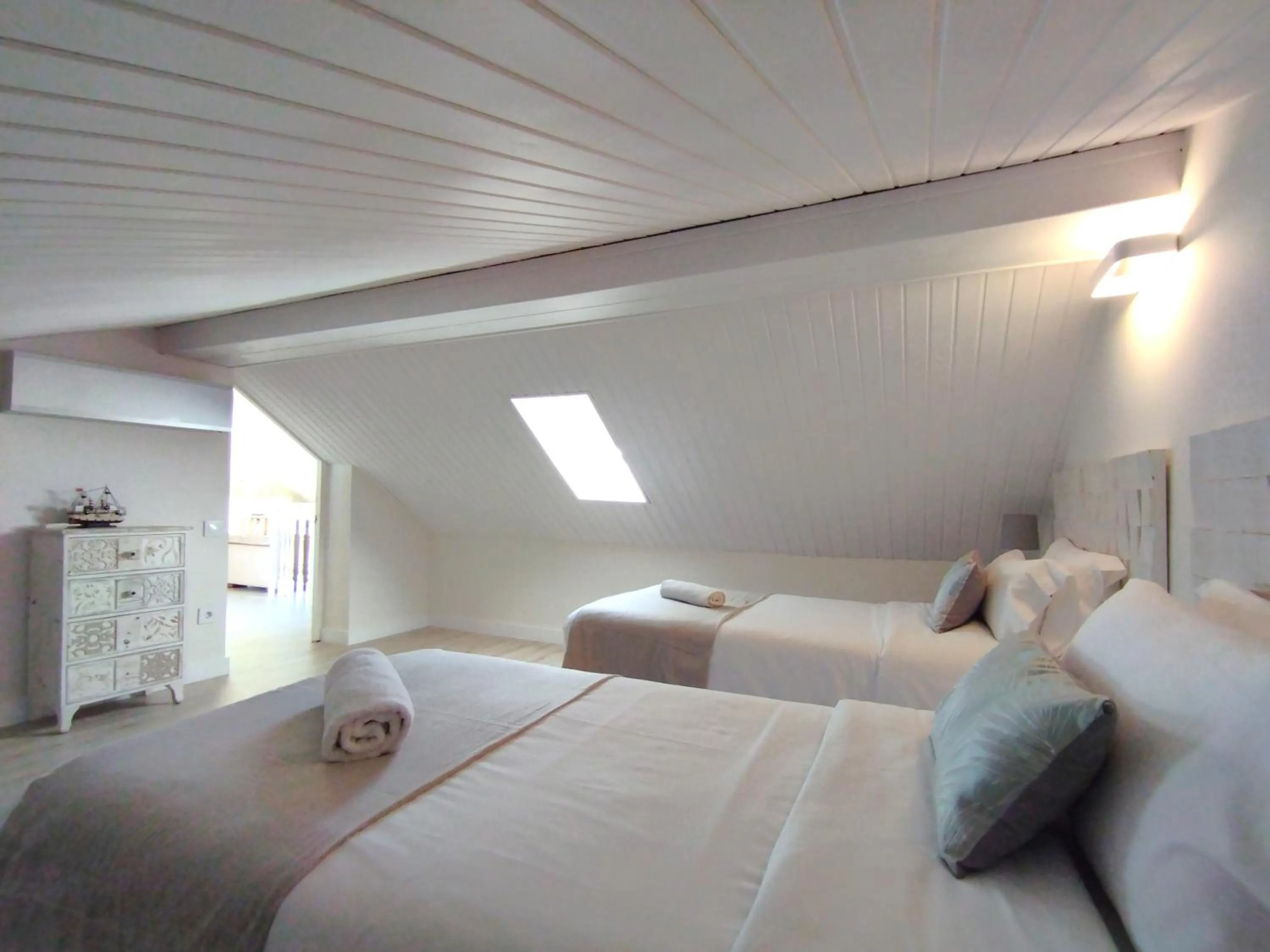 Bed in Sitges Spaces Sea View Villa- 6 Bedrooms, 5 bathrooms, 2 private pools, Near center