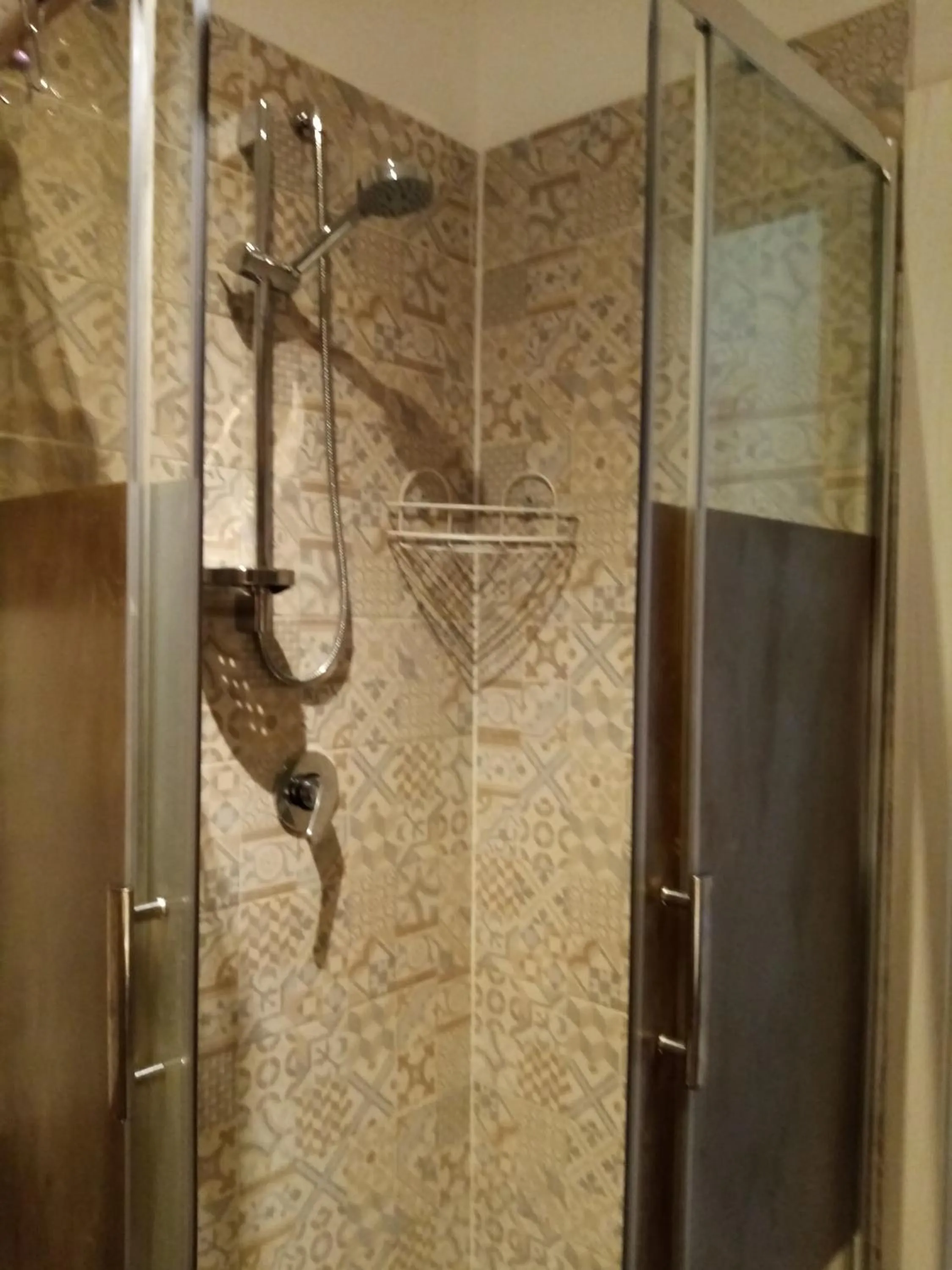 Shower in Il Nido della Quaglia b&b - Jaba mia House LT