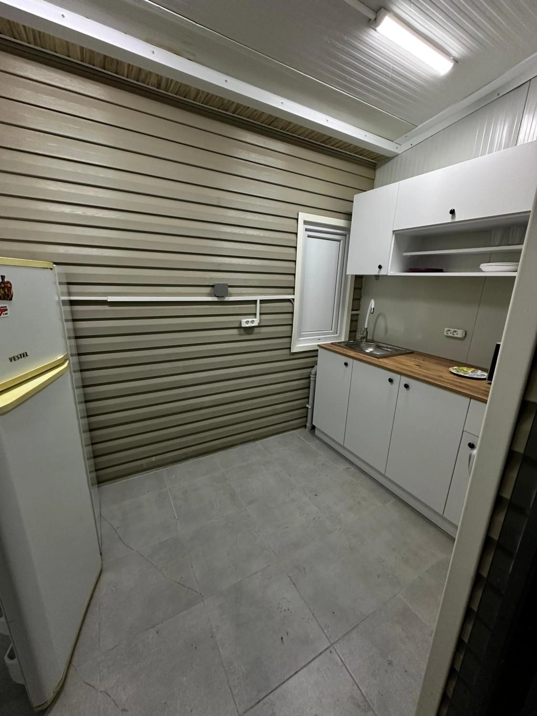 kitchen in ORANGE BEACH CAMP