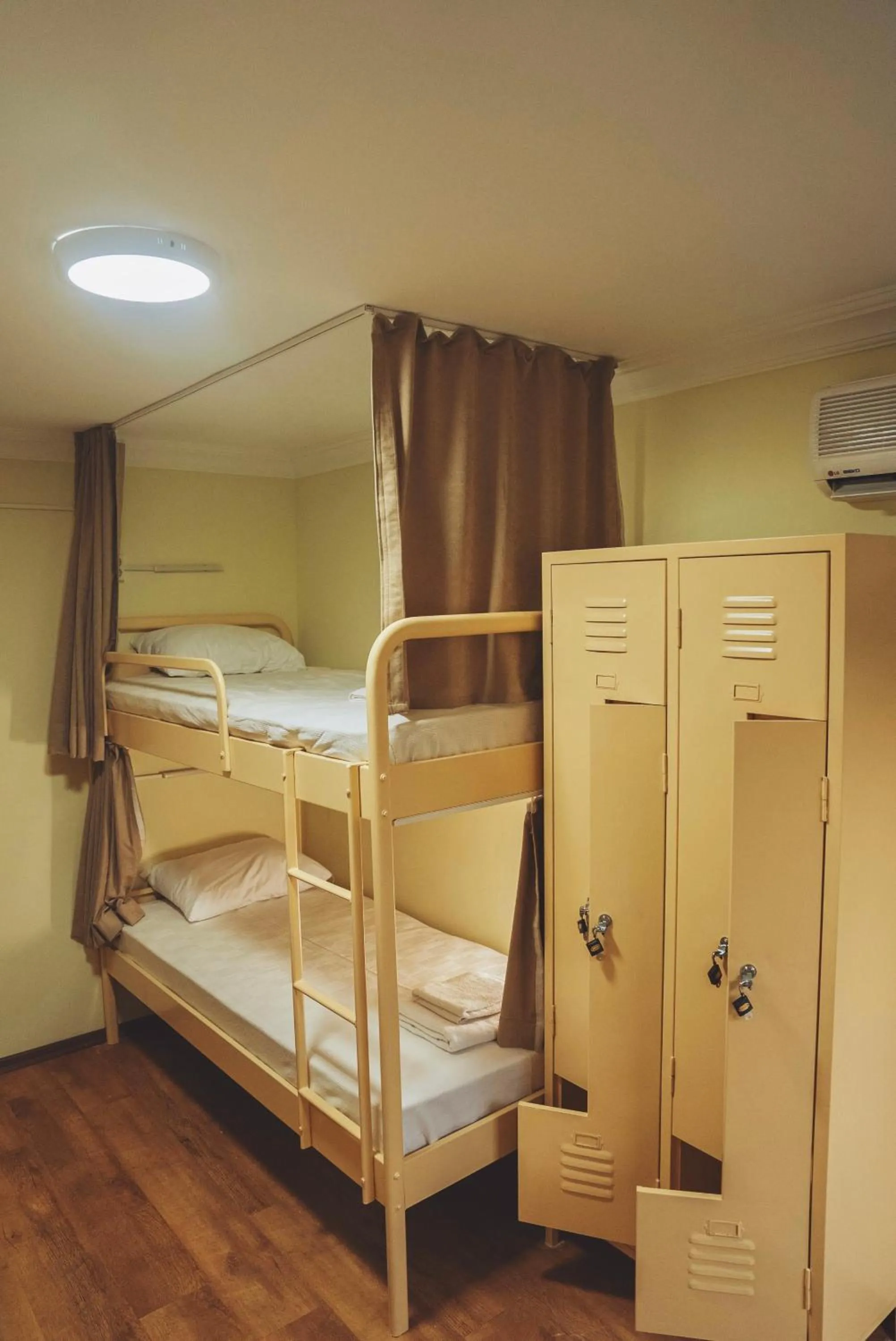 bunk bed in ORANGE BEACH CAMP