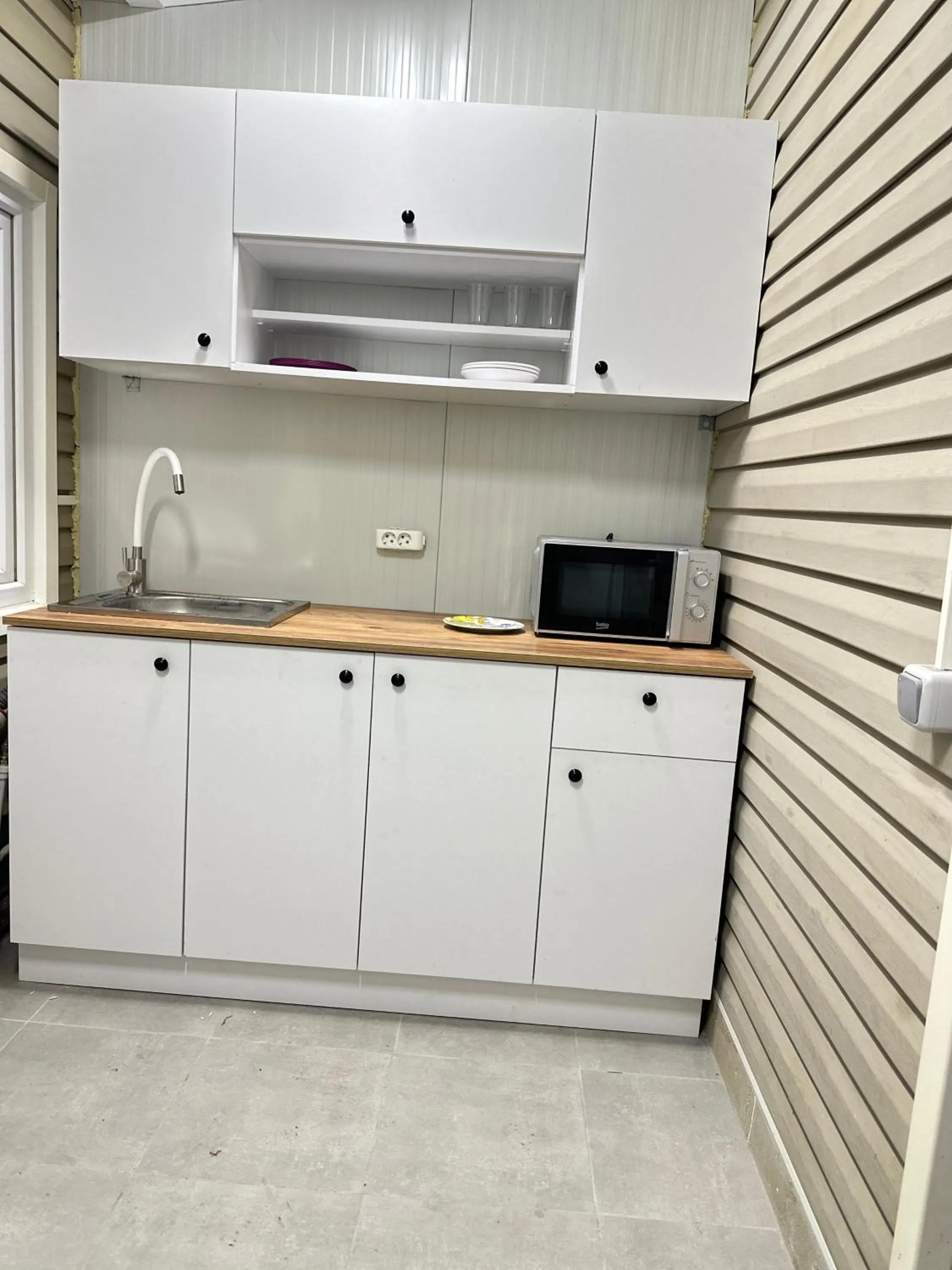 kitchen in ORANGE BEACH CAMP