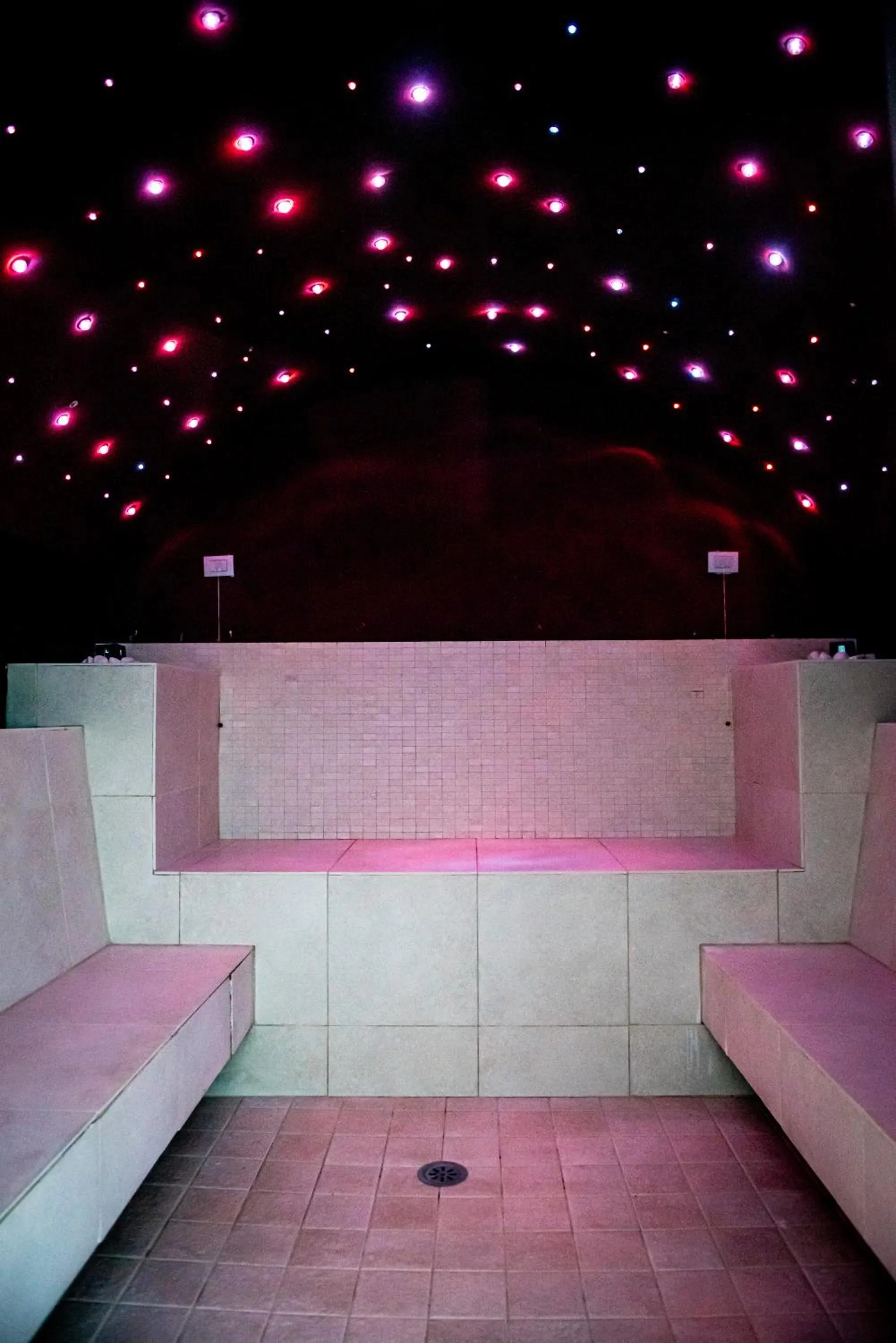 Spa and wellness centre/facilities in ARTEMIDE "Fiore Club" B&B SUITE SPA