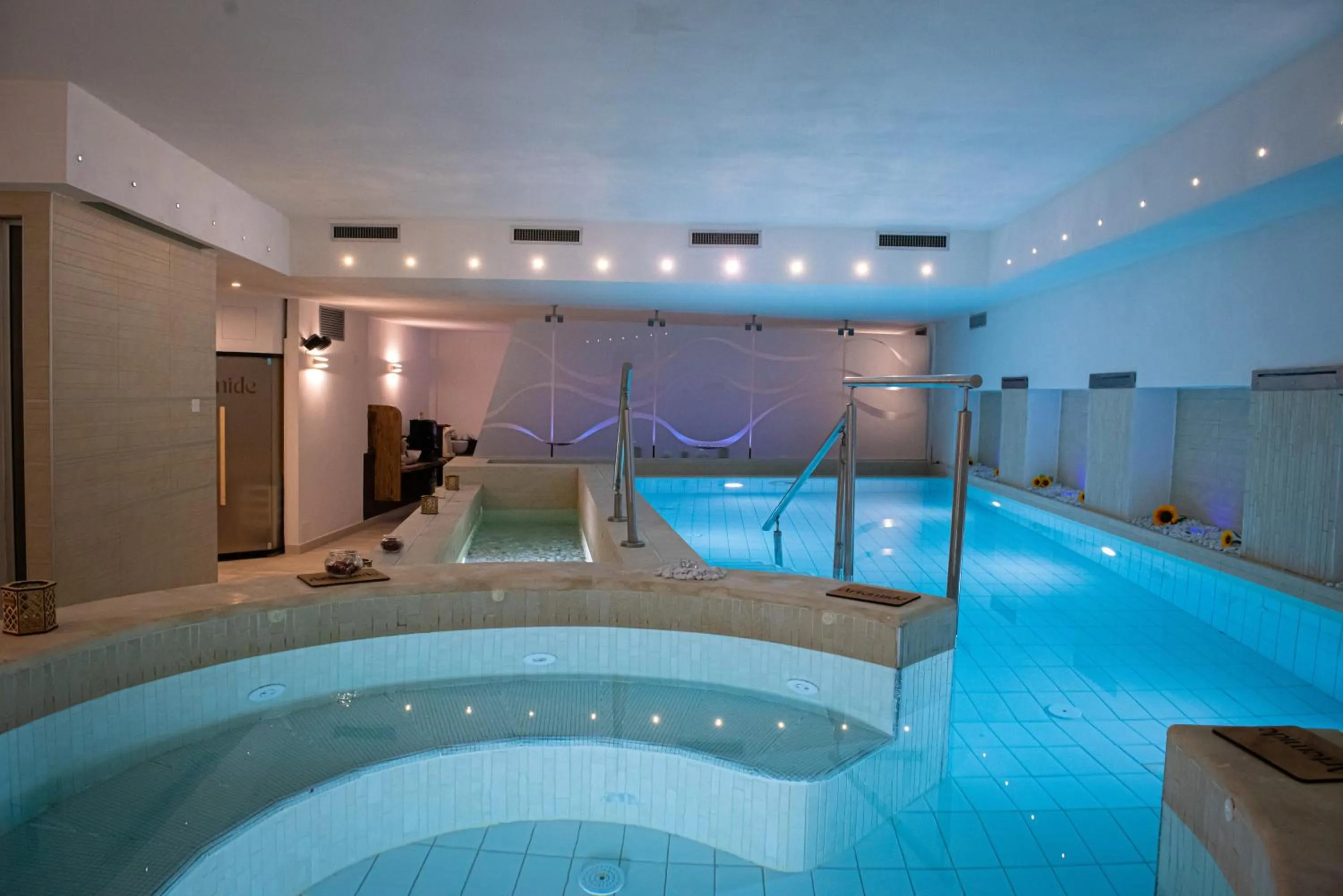 Hot Tub in ARTEMIDE "Fiore Club" B&B SUITE SPA