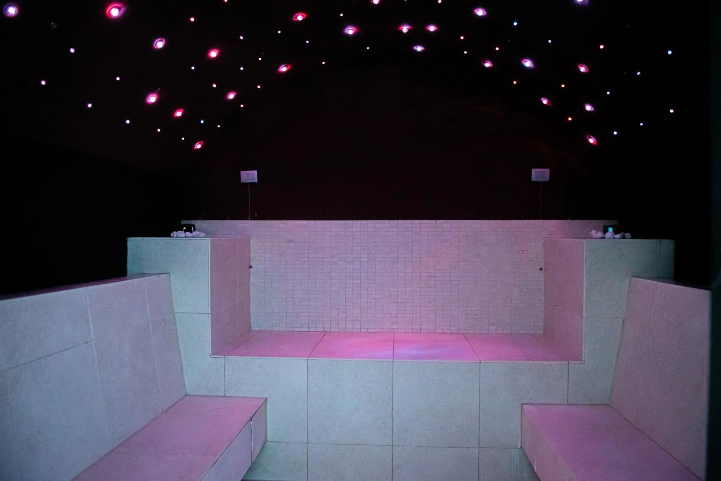 Spa and wellness centre/facilities in ARTEMIDE "Fiore Club" B&B SUITE SPA