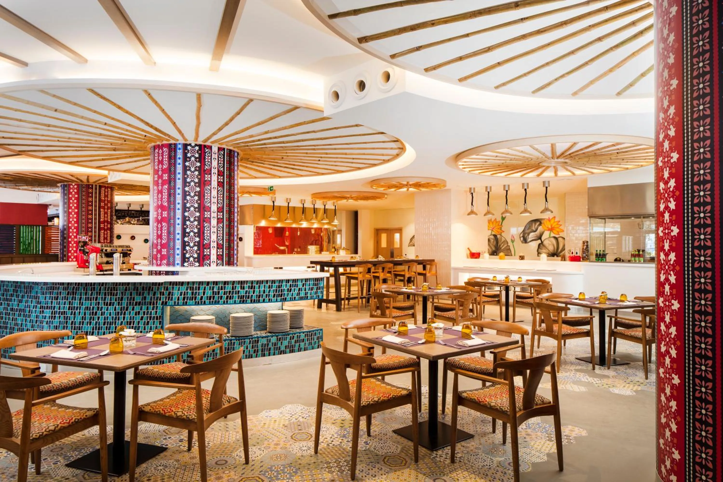 Restaurant/places to eat in Centara Mirage Beach Resort Dubai