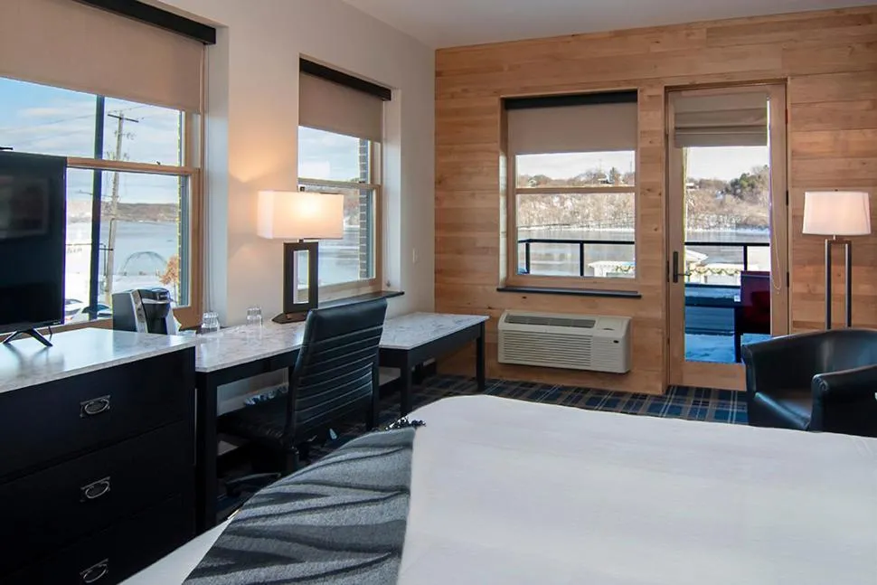 Bed in Water Street Inn