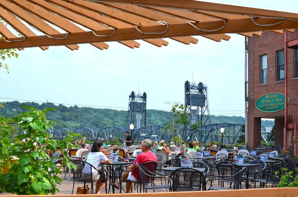 People in Water Street Inn