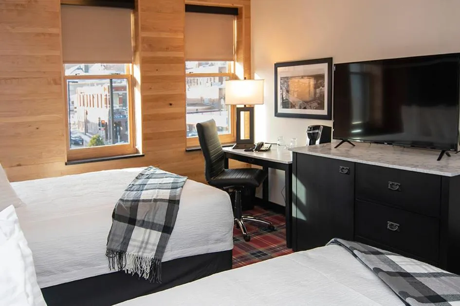 Bed in Water Street Inn