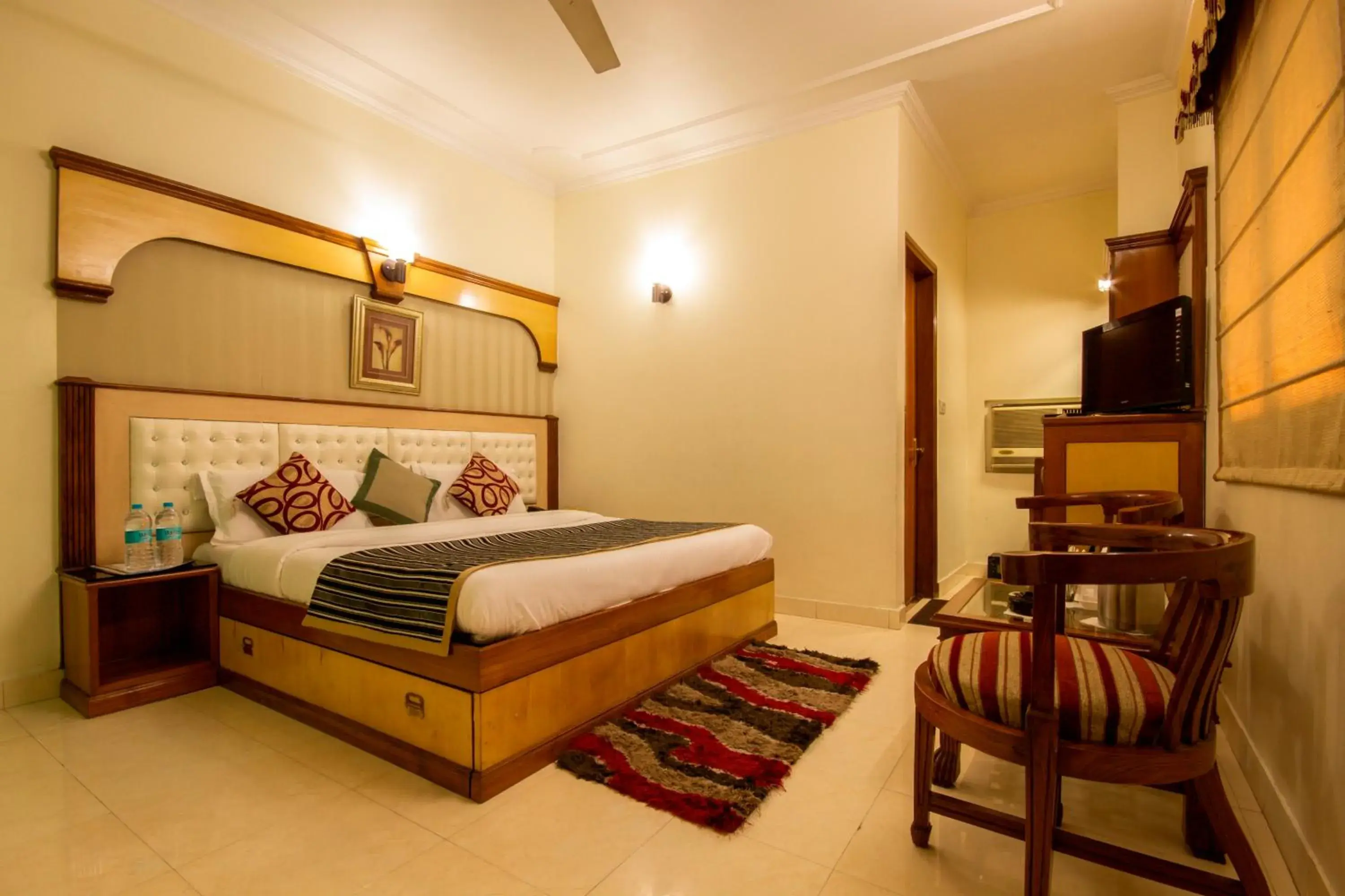 Superior Double Room in The C Park Inn Karol Bagh Homely Atmosphere Superior Double Room in The C Park Inn Karol Bagh Homely Atmosphere