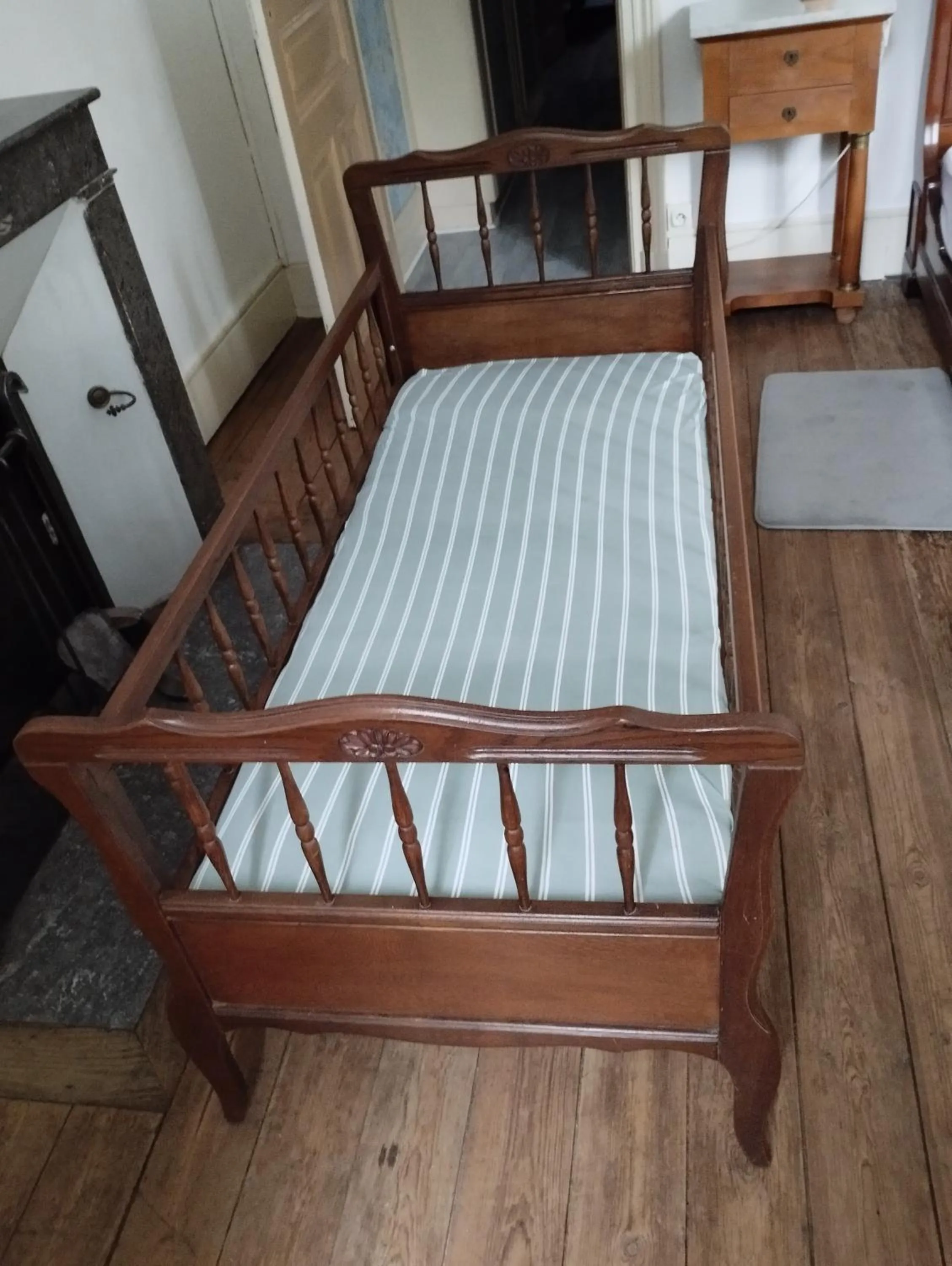 cot, Bed in MAISON ALBA LA SOURCE