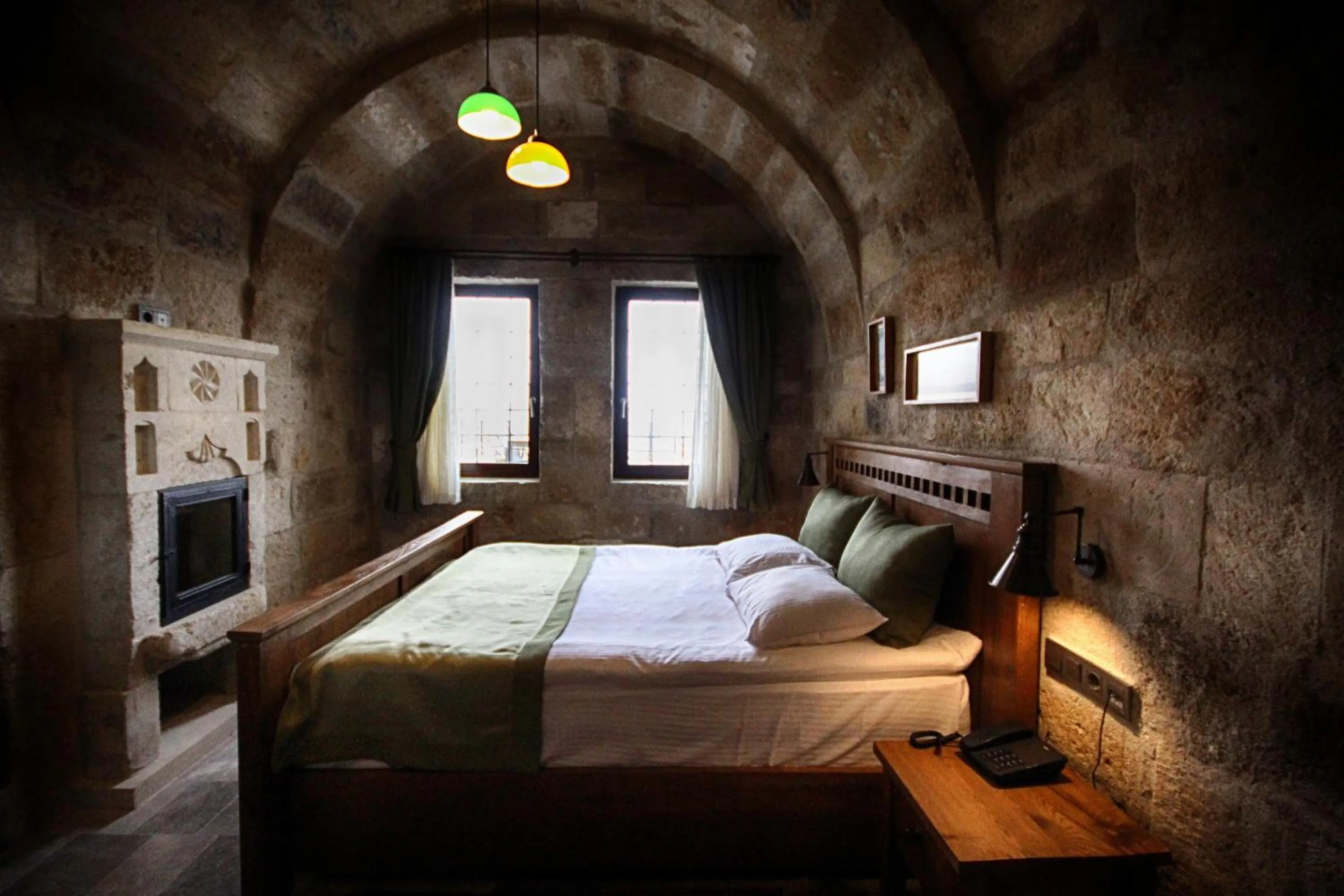 Bedroom in 1811 Cave Hotel
