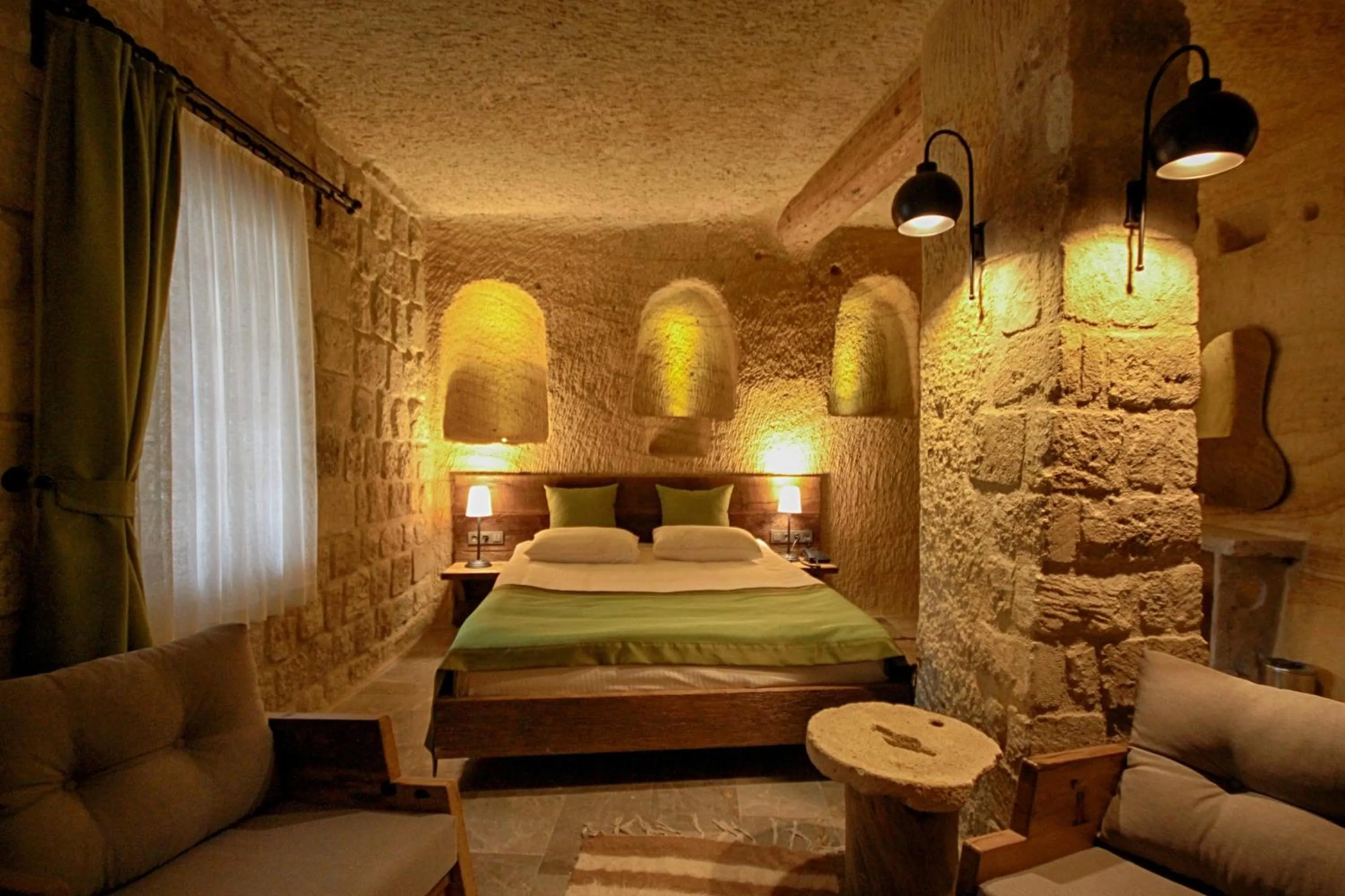 Massage in 1811 Cave Hotel