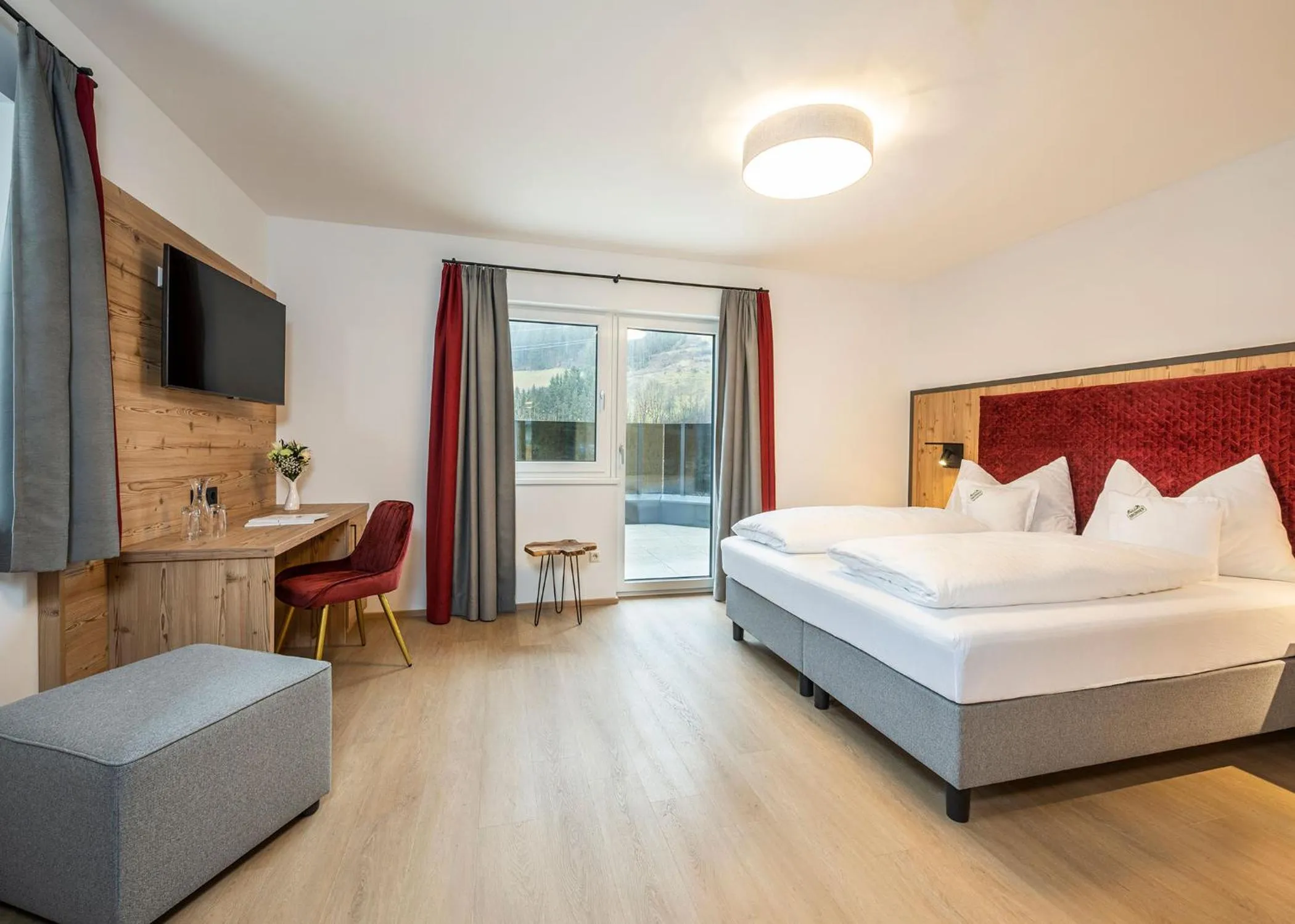 Bedroom, Bed in Hotel Brunner - Reiteralm