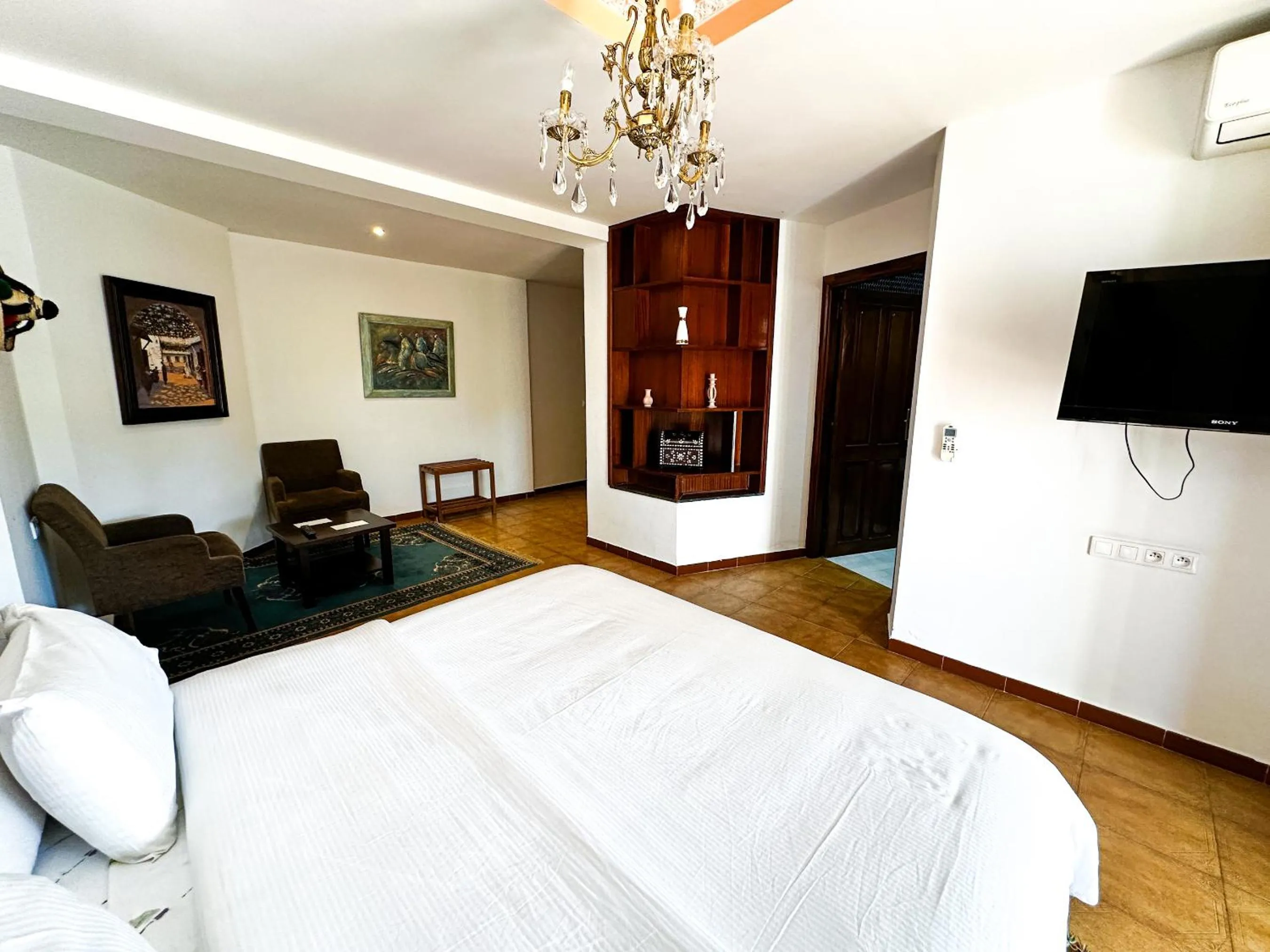 Photo of the whole room, Bed in Riad Dar Achaach