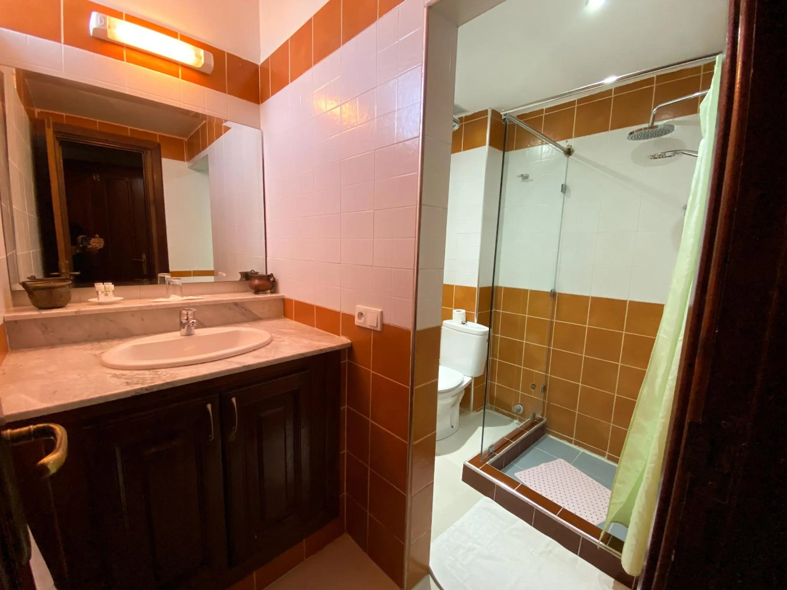 Shower in Riad Dar Achaach