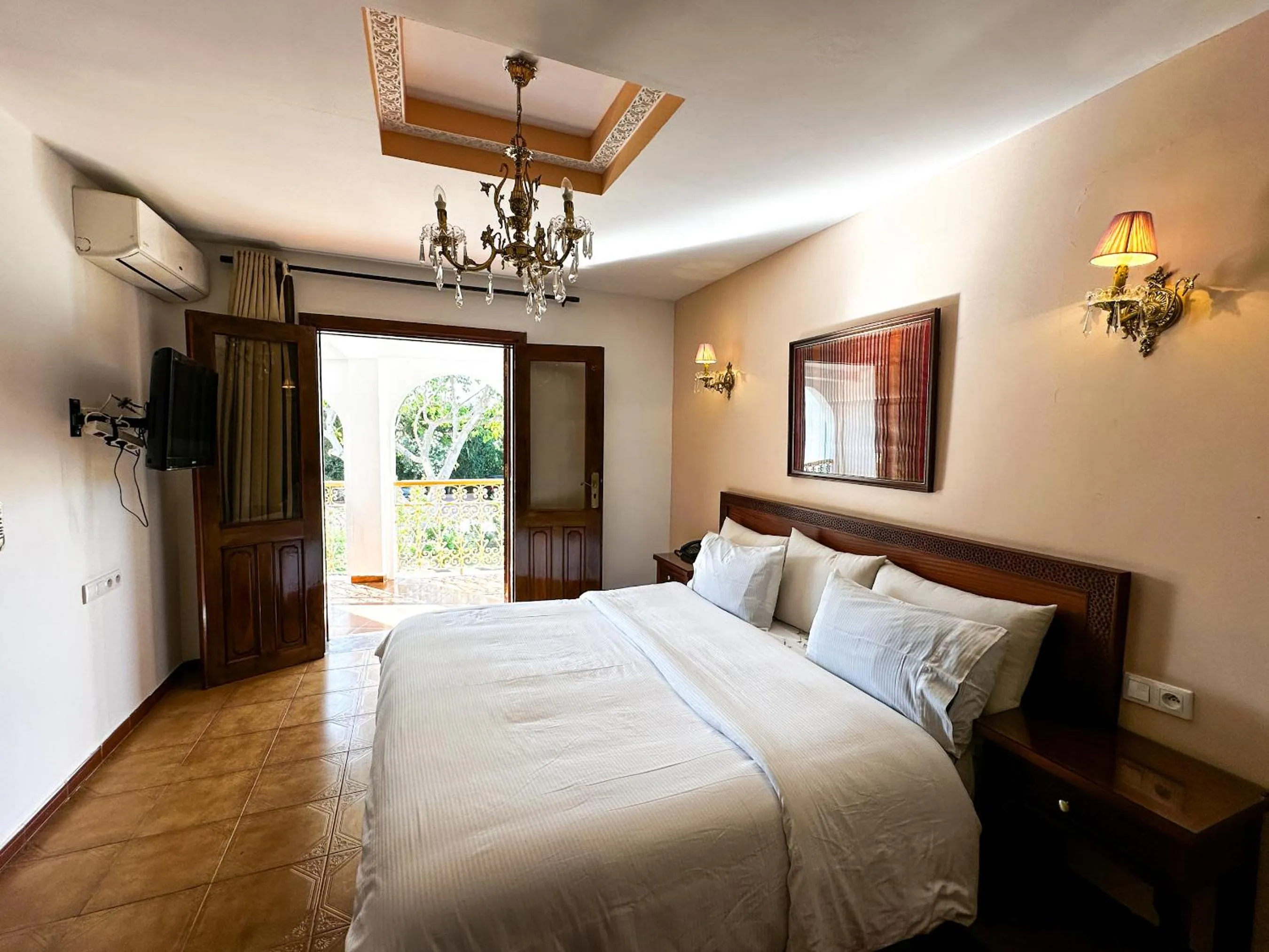 Bed in Riad Dar Achaach