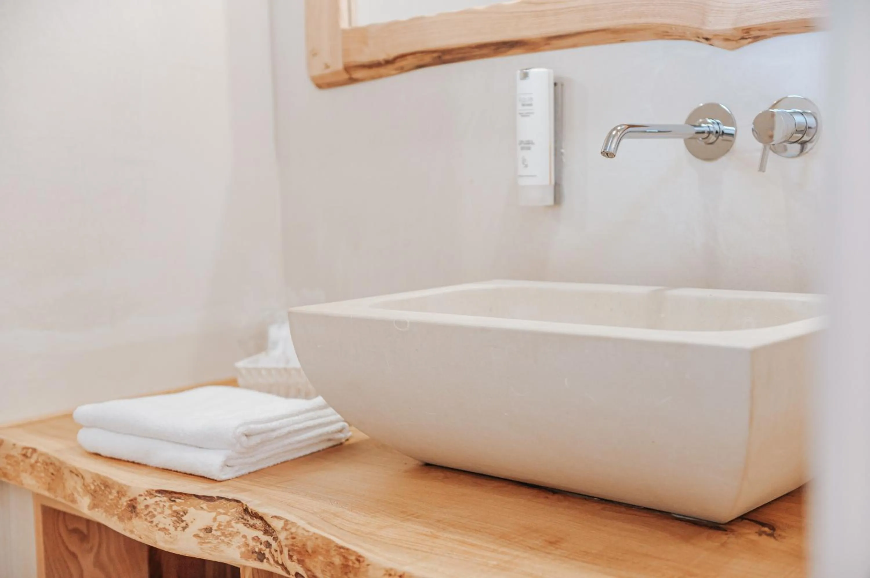 Bathroom in Masseria Longa Boutique Hotel