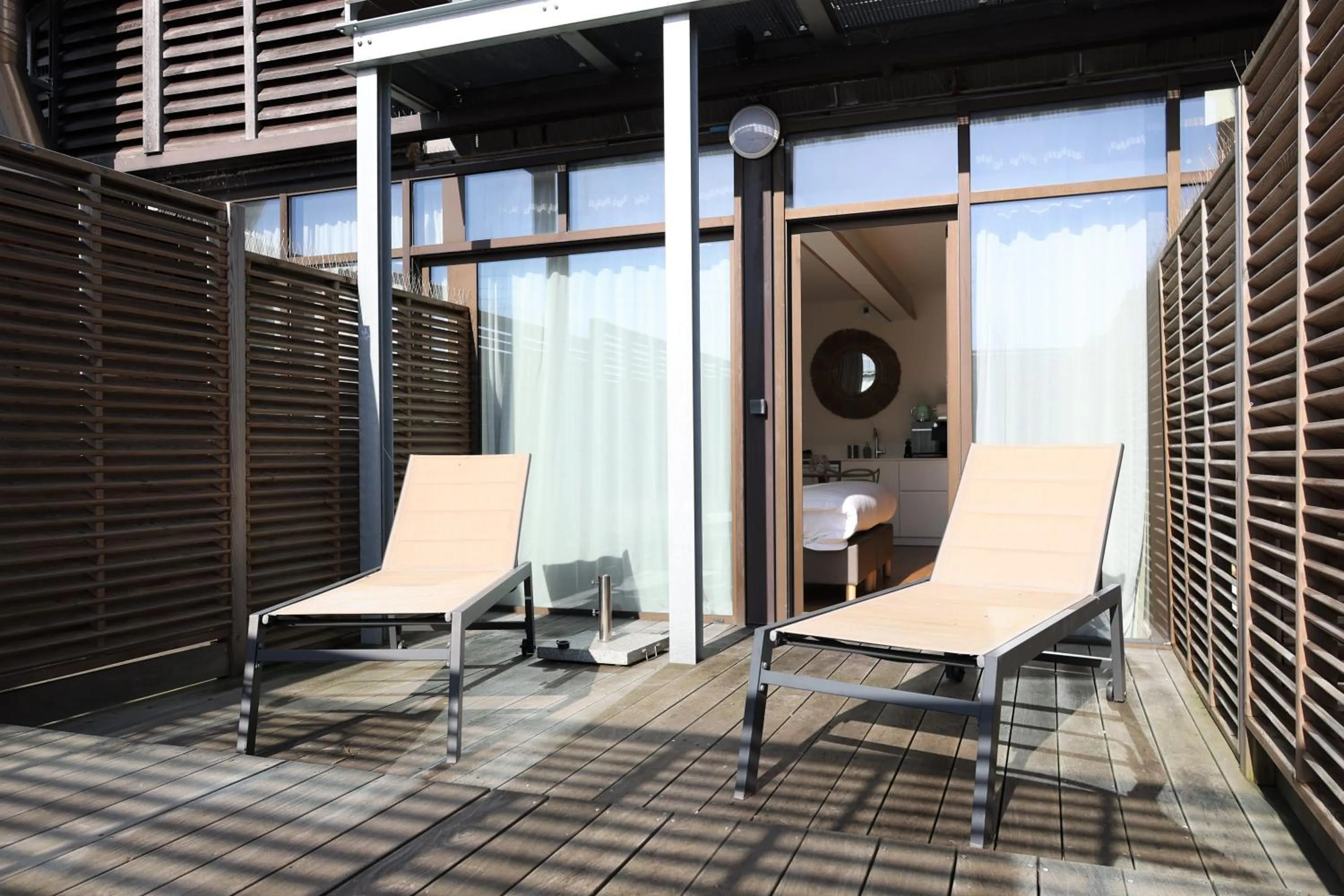 Patio in Résidence Les Suites du Port - by Le Saint Ferdinand